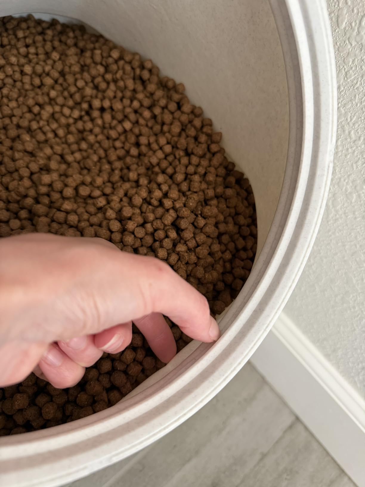Vittles Vault Airtight Stackable Pet Food Storage Container Up to 60lbs customer photo 2