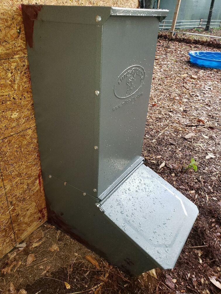 Little Giant HGFS SNG Door Hog Feeder, 50 lb, Gray customer photo 1
