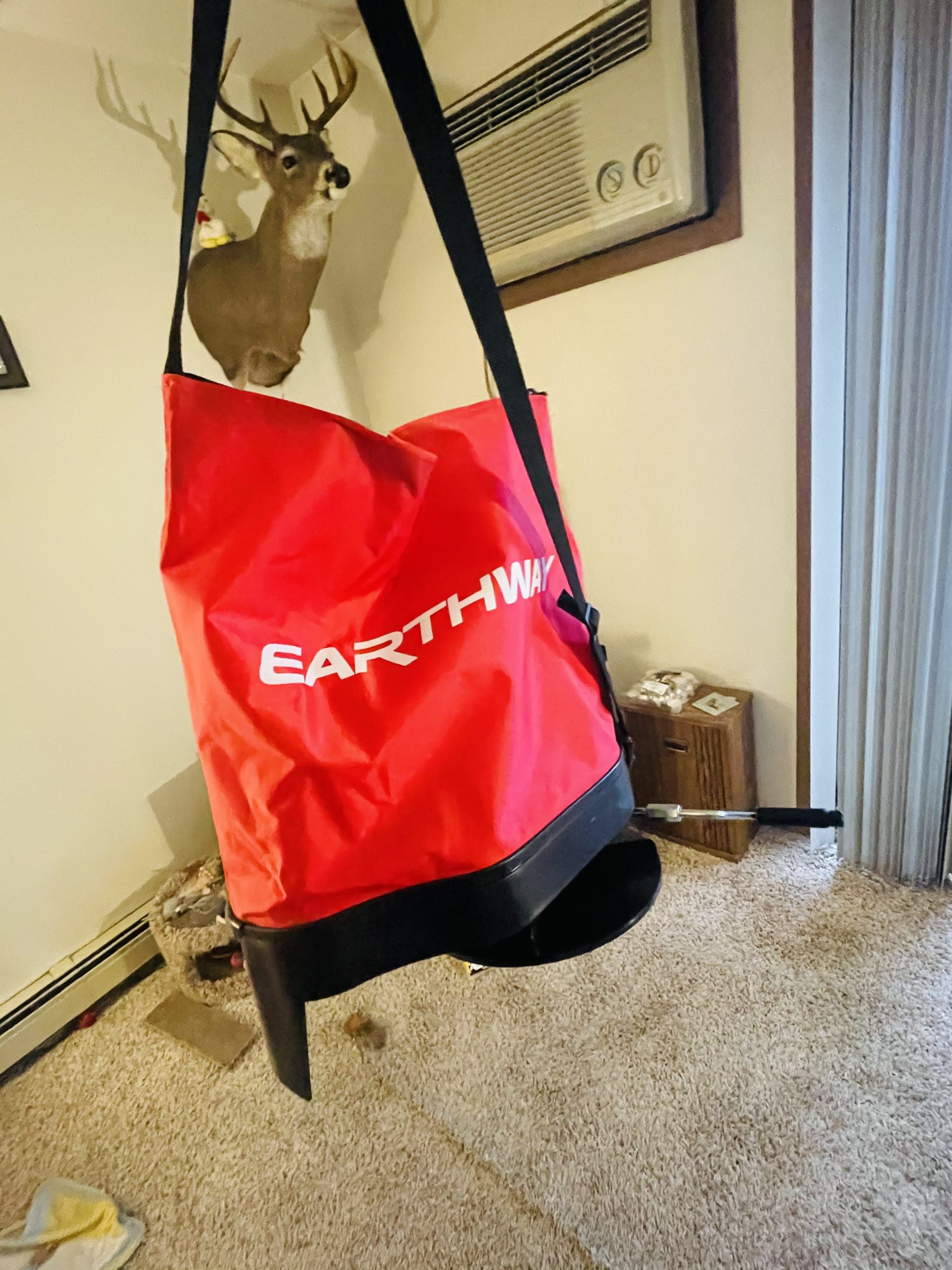 EarthWay Products 2750 25lb Nylon Bag Seeder Spreader - Red customer photo 1