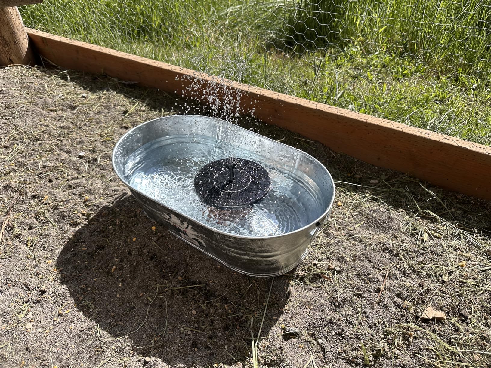 Behrens 16 Gallon Round Galvanized Weatherproof Steel Tub with Wire Handle and Offset Bottom for Indoor Home and Outdoor Garden Use, Silver customer photo 1
