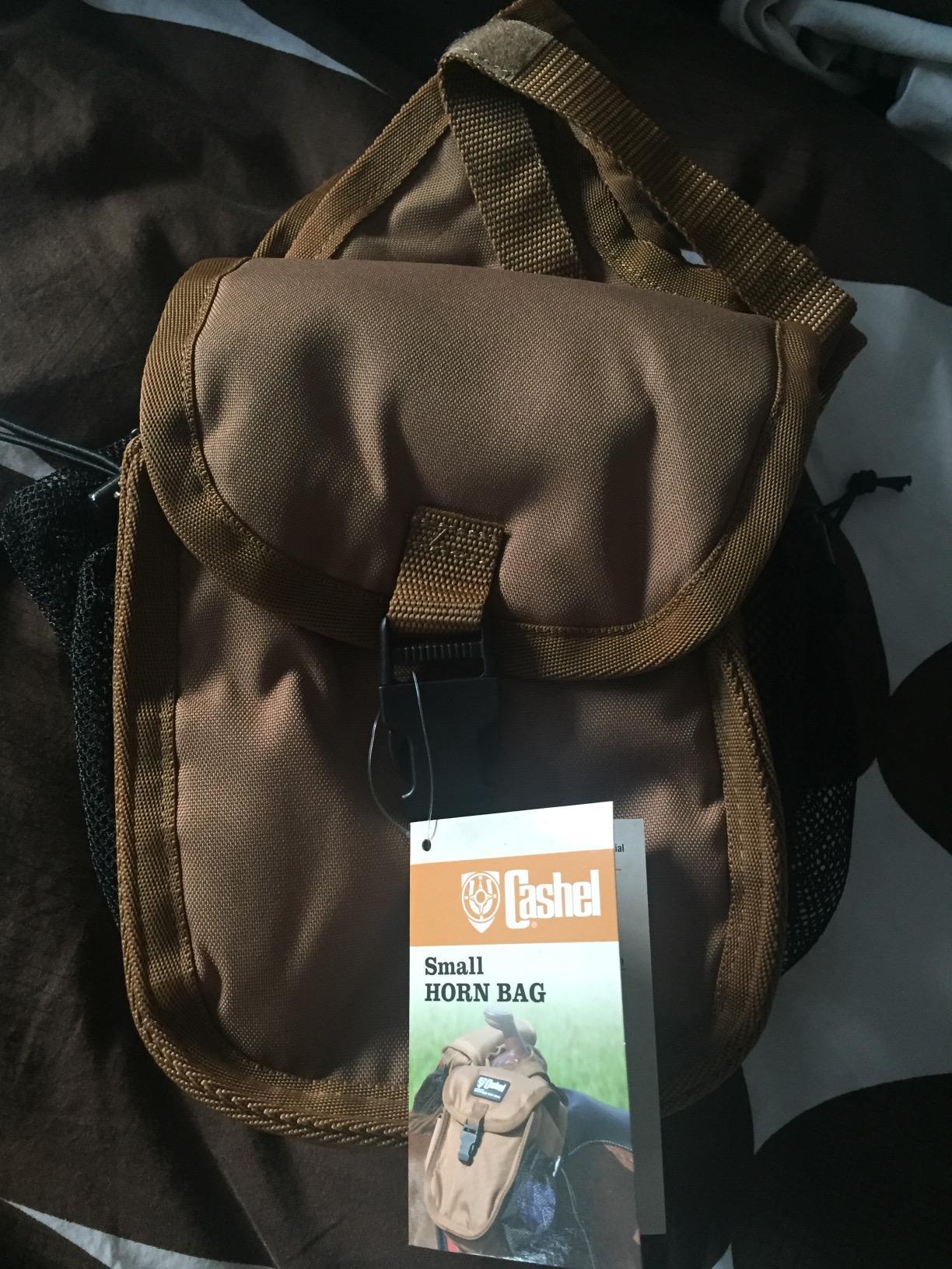 Cashel Quality Deluxe Small Horse Saddle Pommel Horn Bag, Padded Pockets, Camera or Cell Phone Pocket customer photo 1