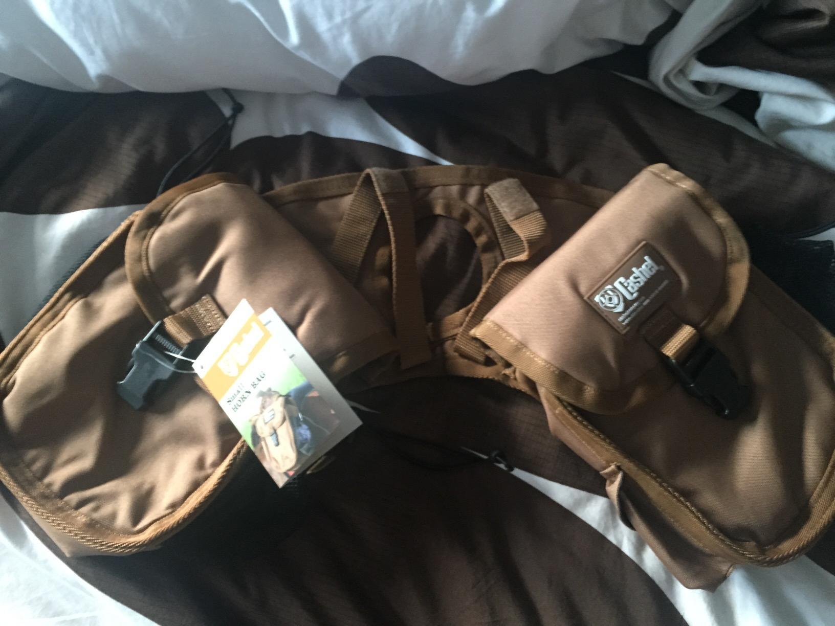 Cashel Quality Deluxe Small Horse Saddle Pommel Horn Bag, Padded Pockets, Camera or Cell Phone Pocket customer photo 2
