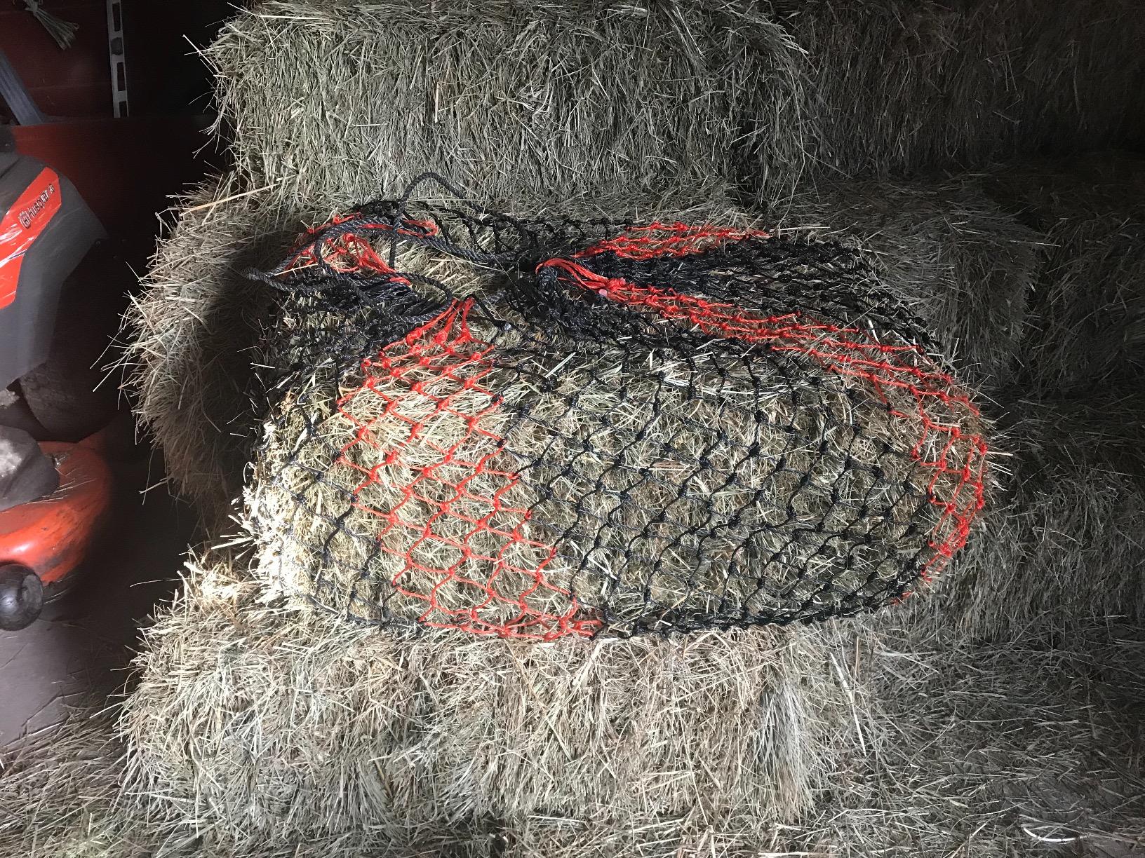 Shires Deluxe Haylage Net - Heavy-Duty Slow Feeder Hay Net for Horses & Ponies, Small-Hole Mesh to Reduce Waste, Durable Strong Netting for Stable & Field Use customer photo 1