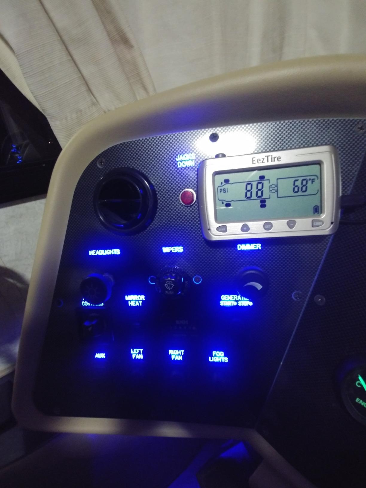 EEZTire-TPMS6ATC Real Time/24x7 Tire Pressure Monitoring System - Color Monitor + 6 AT Sensors customer photo 1