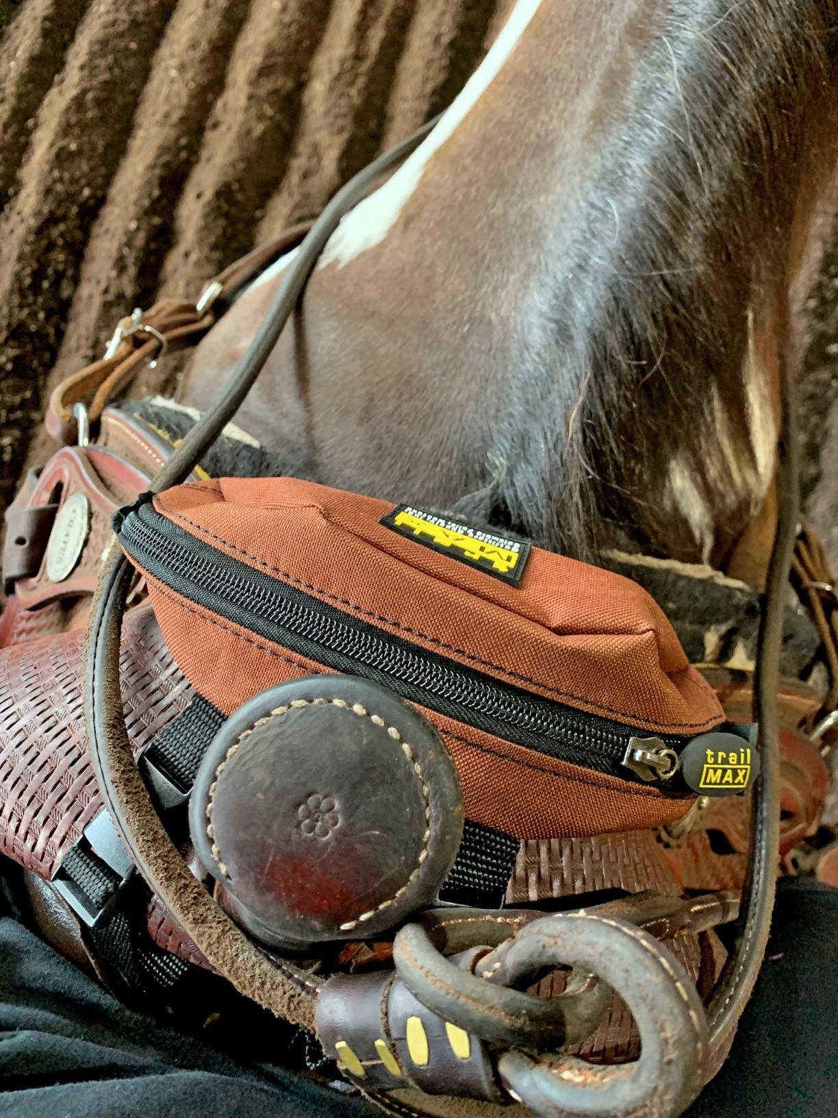 TrailMax Pommel Pocket - Compact Saddle Horn Storage Pouch for Trail Riding - Secure Front Saddle Bag for Phone, Snacks & Small Gear - Durable All-Weather Construction - Easy Access customer photo 1