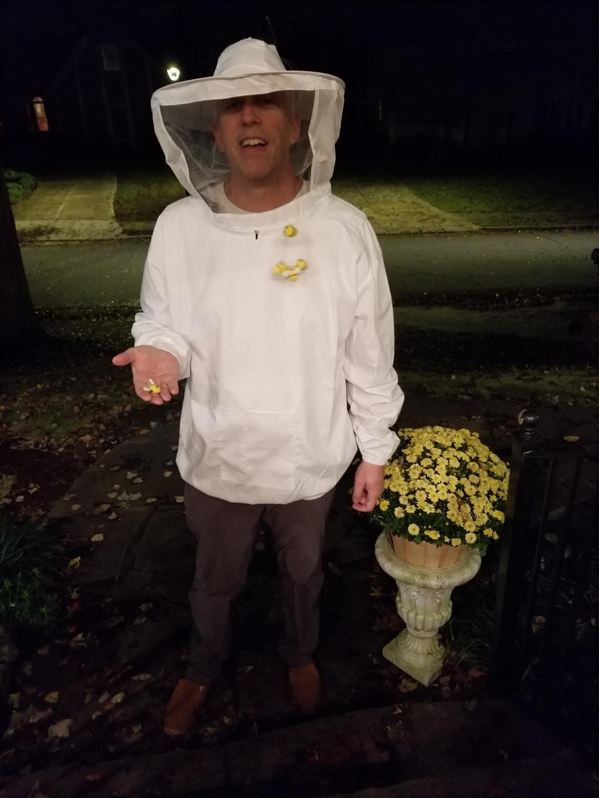 VIVO Professional White Large Beekeeping Suit, Jacket, Pull Over, Smock with Veil, BEE-V105 | Jacket, Pull Over, Smock with Veil, Large customer photo 2