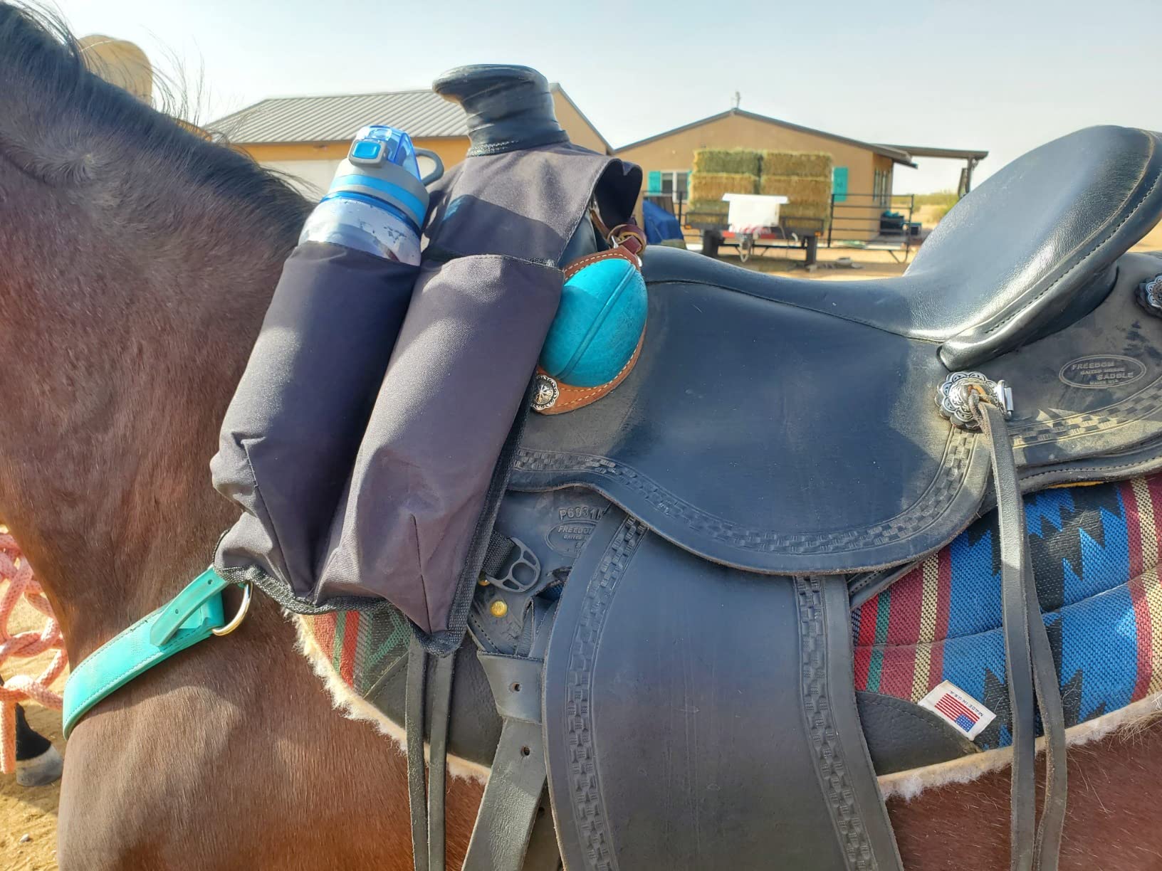 Showman Insulated Cordura Nylon Horn Bag w/Water Bottles (Black) customer photo 2