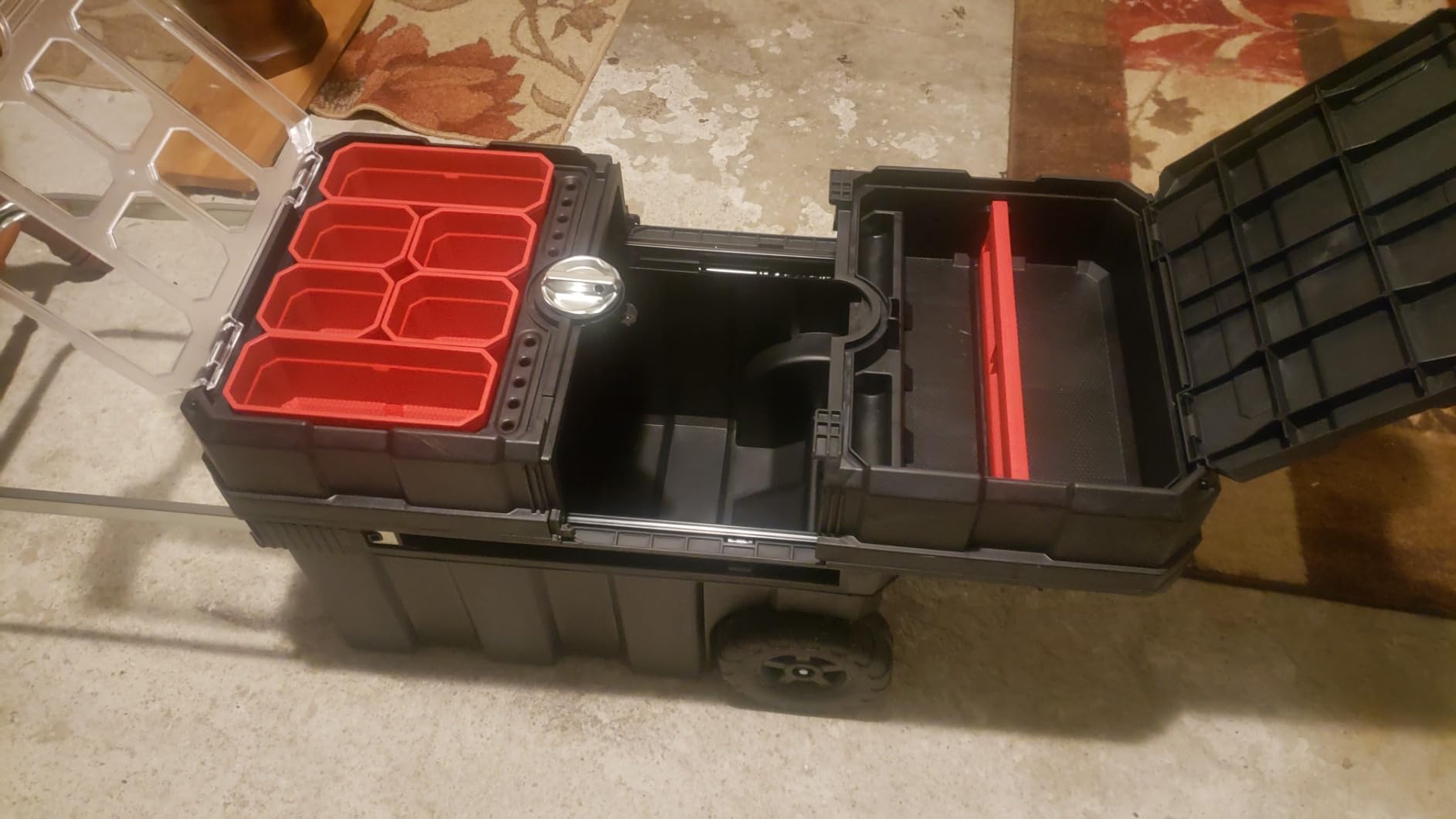 Keter Masterloader Resin Rolling Tool Box with Locking System and Removable Bins customer photo 1
