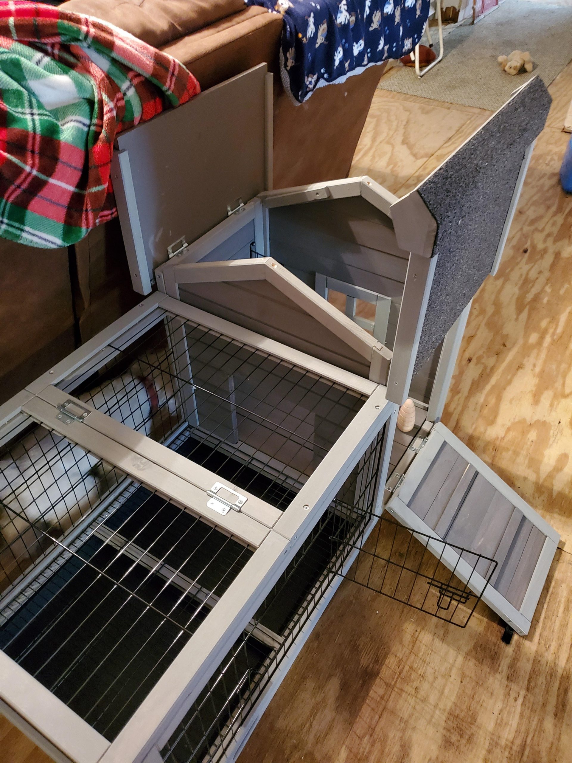 Aivituvin Outdoor Rabbit Hutch, Wooden Bunny Cages Indoor with Deeper Leakproof Tray - Upgrade with Metal Wire Pan customer photo 1