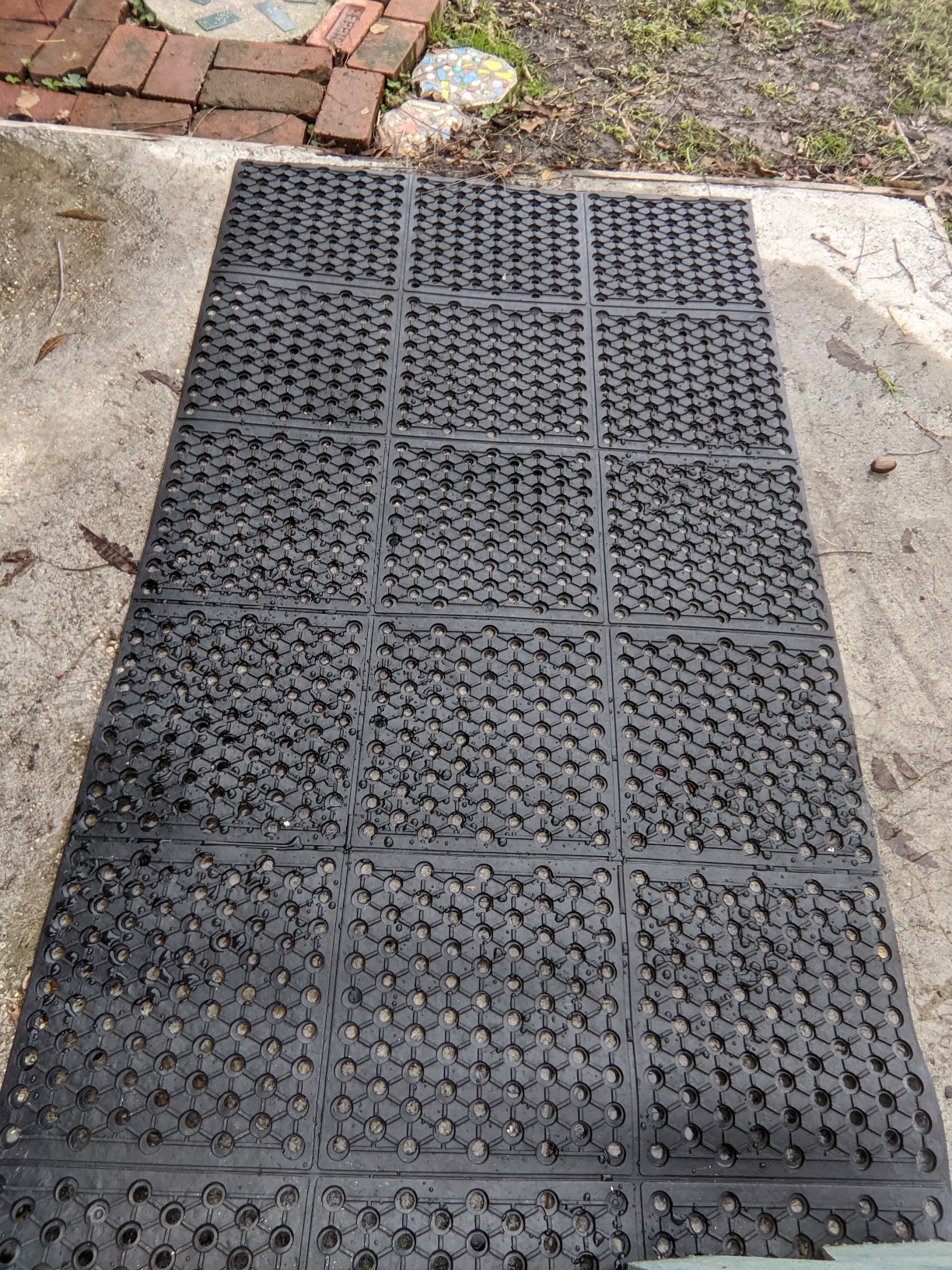 tonchean Rubber Floor Mat with Drainage Holes 83x36x0.4in Commercial Anti-Fatigue Rubber Mat with Non-Slip Backing Heavy Duty Drainage Floor Mats for Commercial Restaurant Kitchen Bar Use Wet Area customer photo 2
