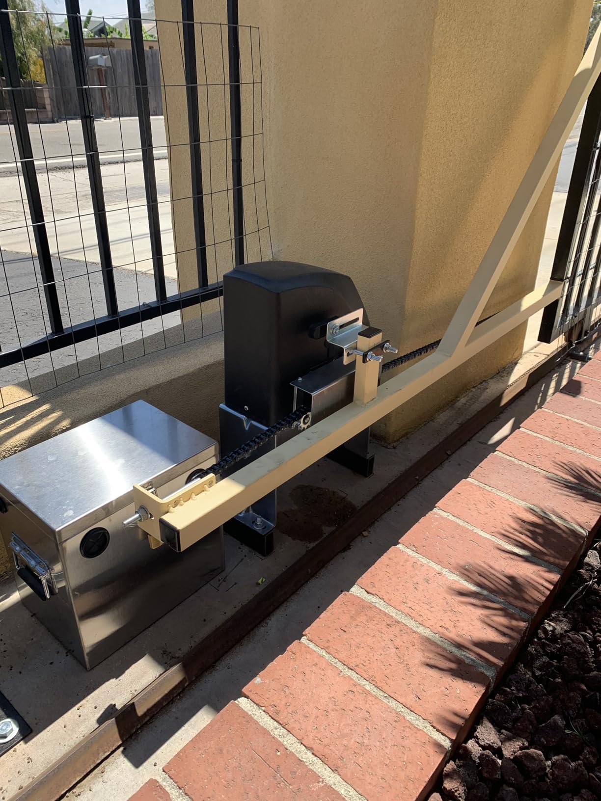 TOPENS DKC500S Solar Sliding Gate Opener Chain Drive customer photo 2