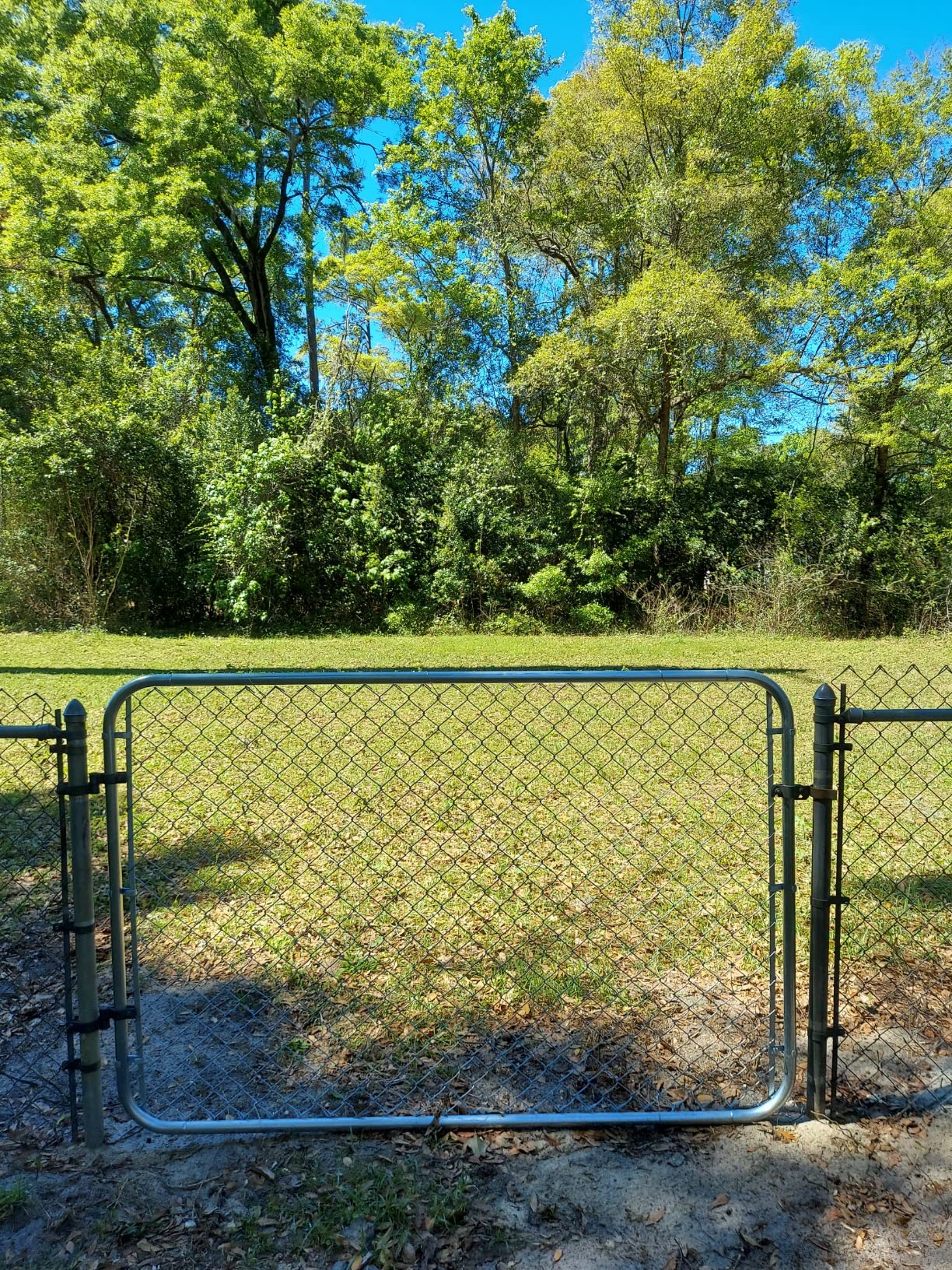 HITTITE Adjustable Chain Link Gate Kit, Anti-Rust Outdoor Garden Fence, Heavy Duty Pedestrian Walking Gate for Residential, Yard, Entry Way, 26