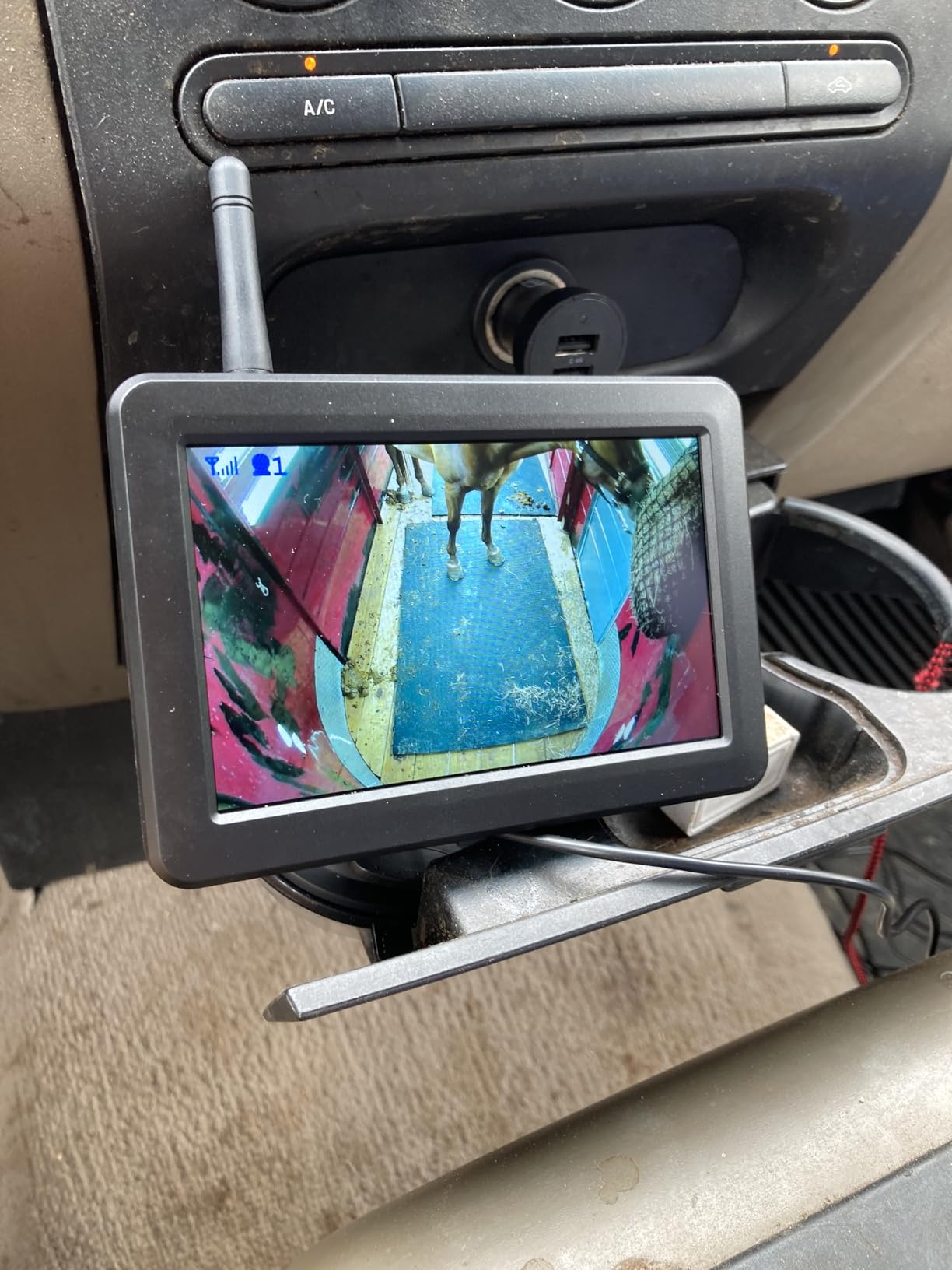 EWAY Wireless WiFi Magnetic Hitch Backup Camera 1080P HD Rechargeable Battery Powered No Wiring Rear View Reverse Monitoring Camera for Car Truck Pickup RV Camper 5th Wheel Horse Trailer Boat Trailer customer photo 2