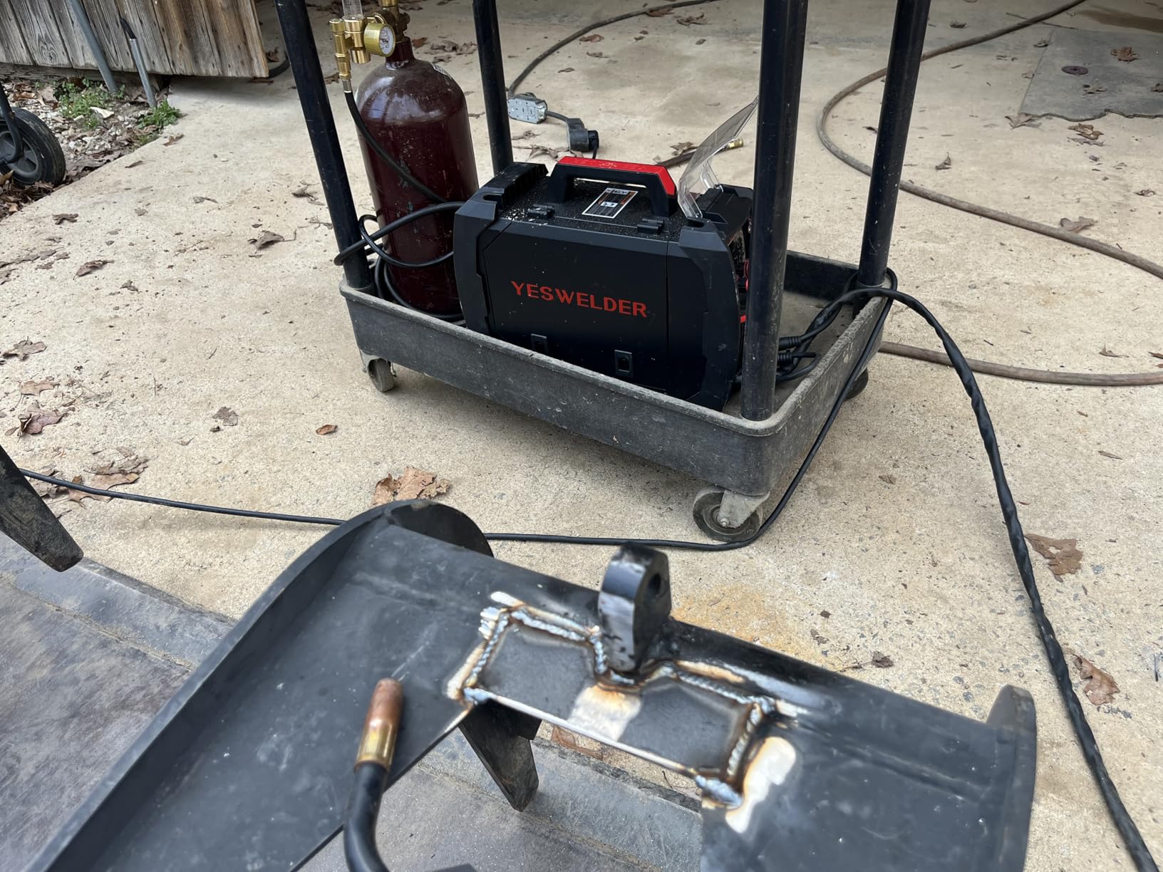 YESWELDER 160A MIG Welder, 110V/220V Dual Voltage, 4 in 1 Gas MIG/Flux Core MIG/Lift TIG/Stick Multiprocess Large LED Digital Display customer photo 1