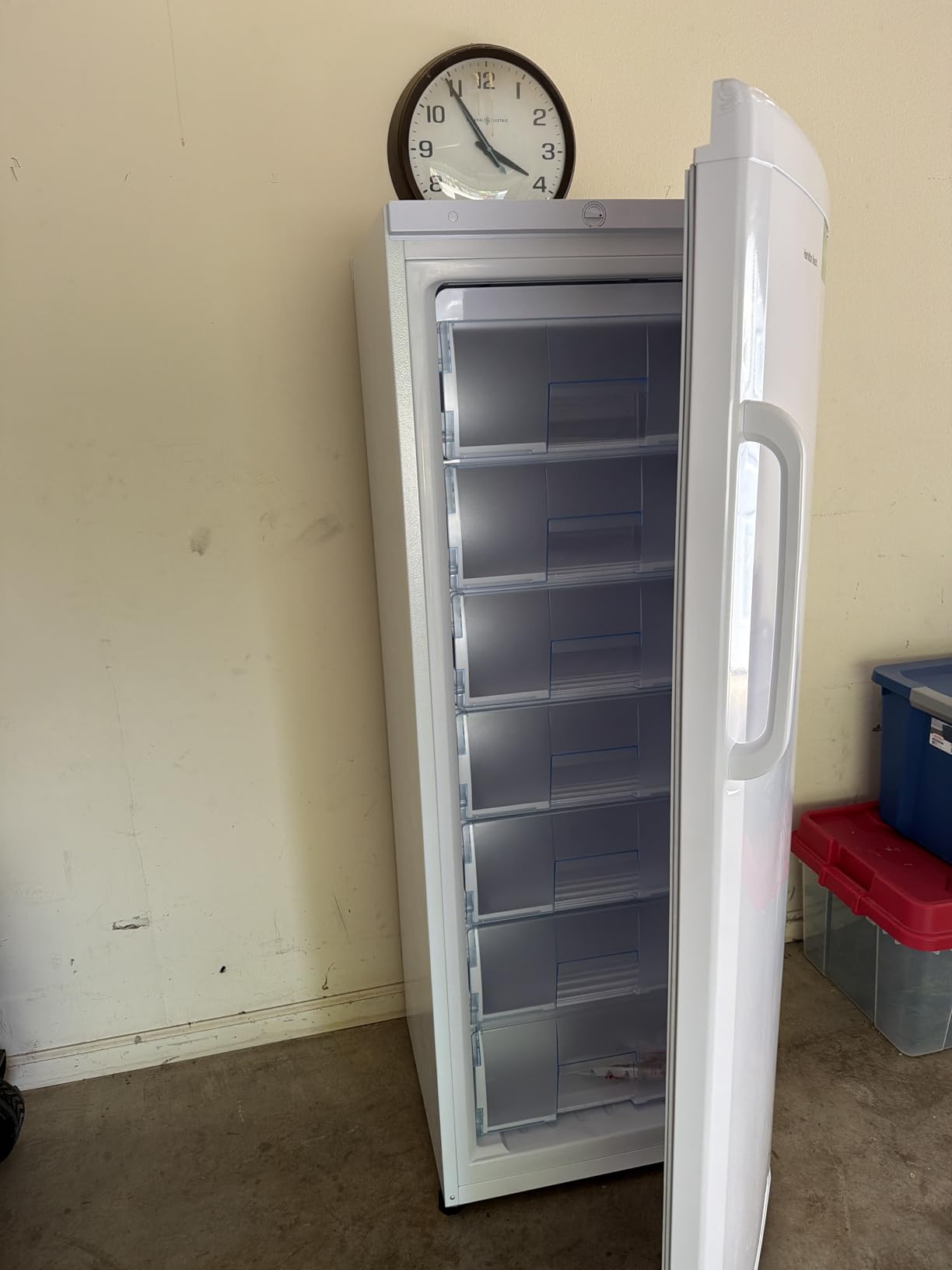 Hamilton Beach Upright Freezer, Deep Freeze, Stainless Steel Freezer with Drawer Compartments, 11 cu. ft. Freezer – 25”D x 23.6”W x 66.5”H customer photo 1