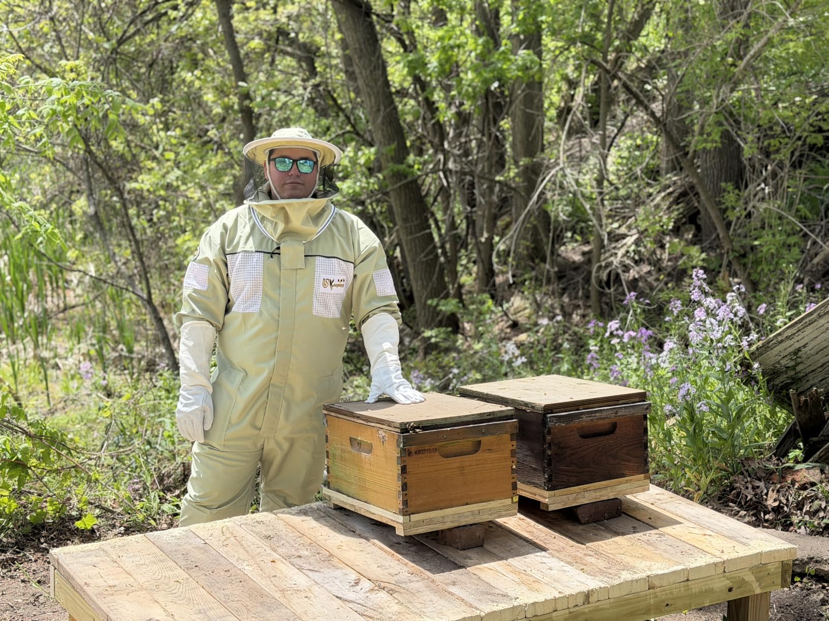 Ultra-Ventilated Polycotton Beekeeping Suit for Men & Women with Gloves & Two Beekeeping Veils-Professional & Beginner Apiarist Suit. (Olive,L) customer photo 2