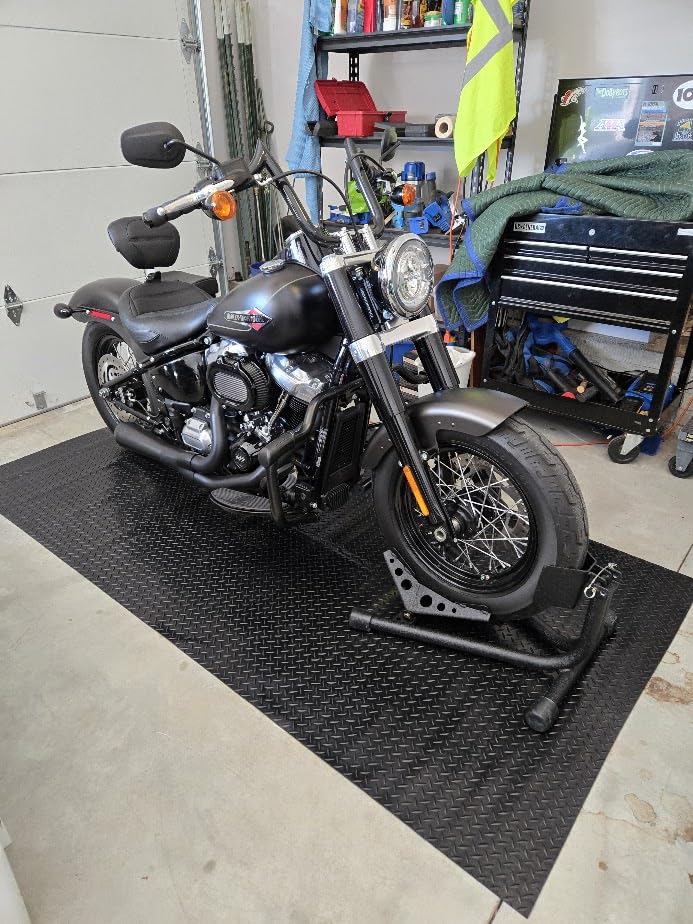 VEVOR Diamond-Plate Rubber Flooring Roll, 3 mm x 4 ft x 6 ft Garage Floor Mat, SBR Rubber Garage Flooring Roll, Easy to Clean, Diamond Plate Rubber Mat for Under Cars, Garage Industry Gym, Black customer photo 1