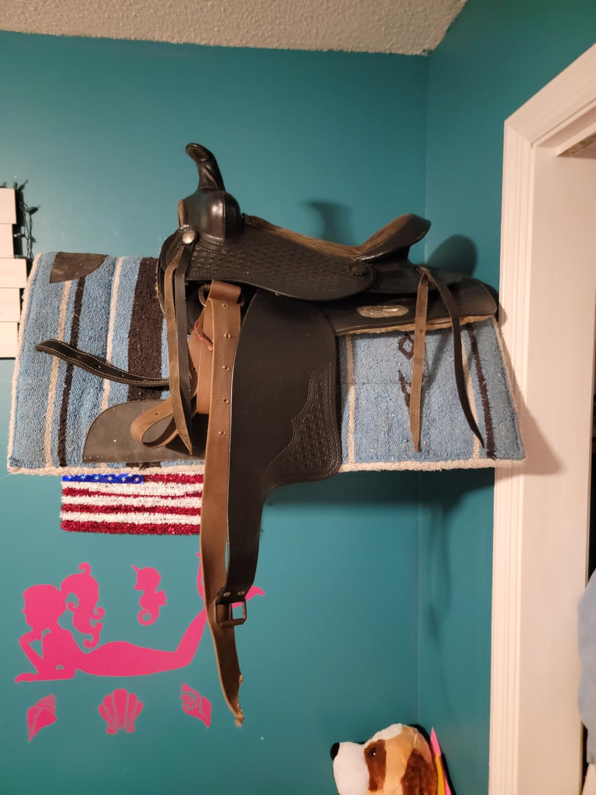 2Pcs Saddle Rack, Wall Mounted Folding Saddle Rack Stand Heavy Duty Western & English Saddle Rack for Horse Tack Room, Stable, Barn, Black customer photo 1