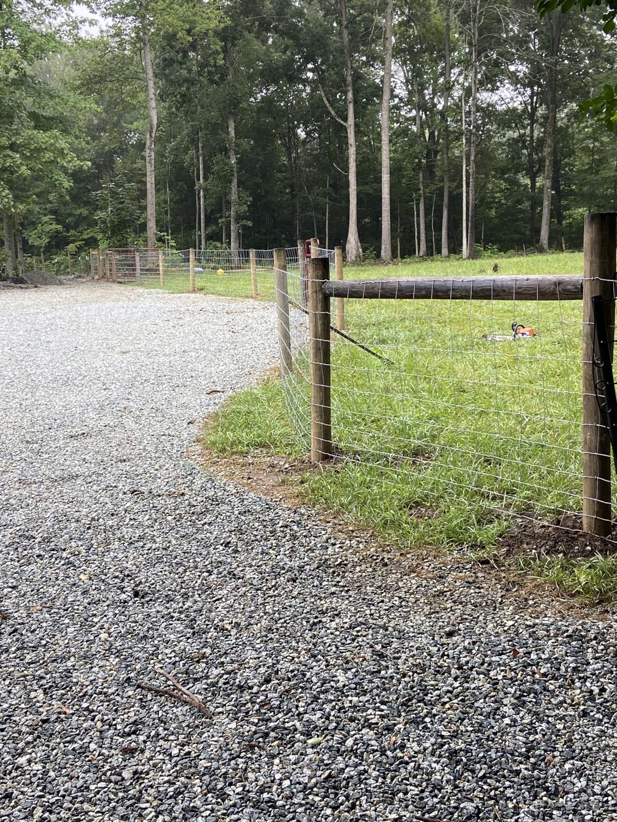 Livestock Fence Stretcher,Chain Link Fabric Stretcher Bar Puller, 5-Hook Bar, 2 Extra Chain Link for Stability, New Upgraded Fence Stretcher Tool, Black customer photo 1