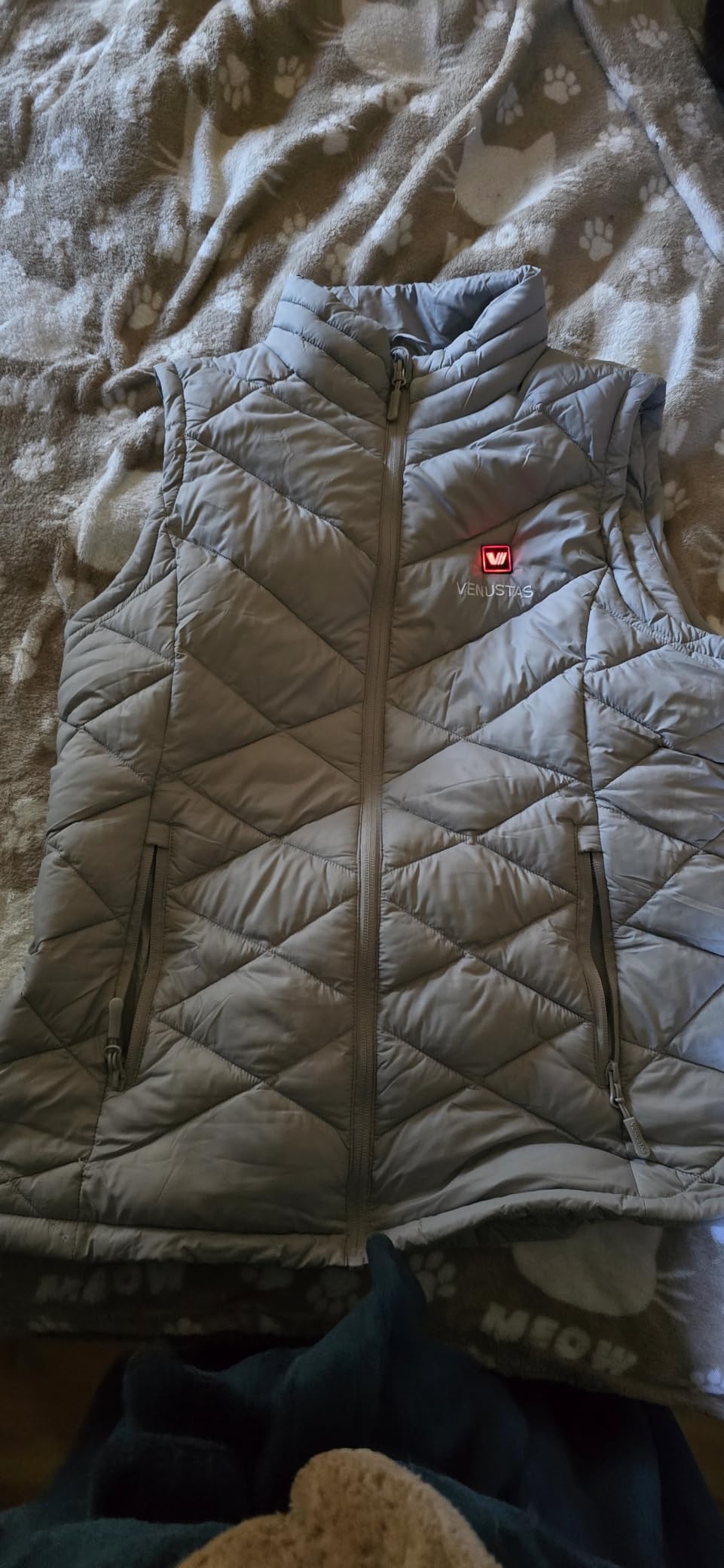 Venustas Lightweight Women's Heated Quilted Vest with Battery, Rechargeable Electric Vest for Walking, Hiking & Daily Use customer photo 1