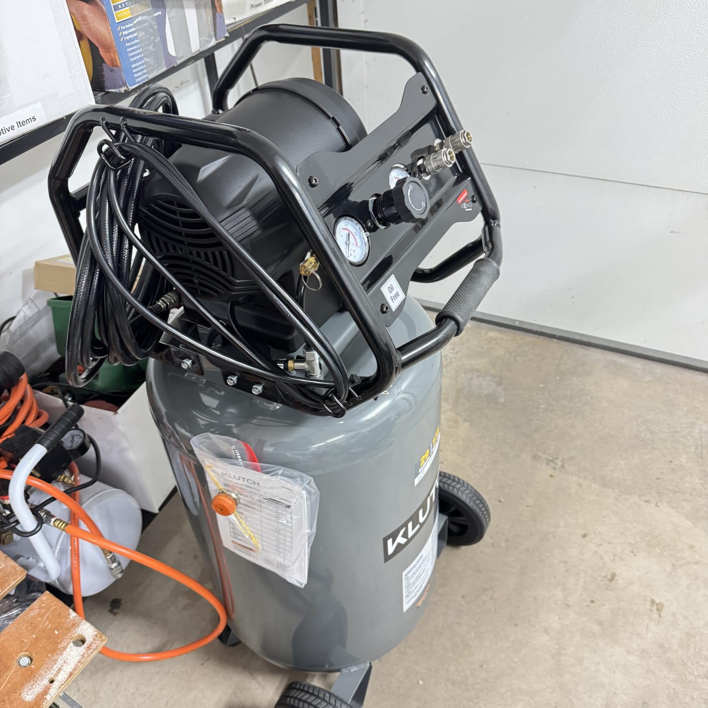 Klutch 29-Gallon Air Compressor, 2.5 HP, 120V, 175 PSI, 5.1 CFM at 90 PSI customer photo 1