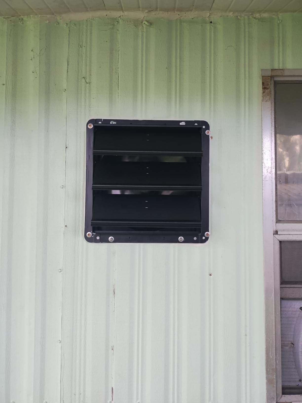 addlon 12 Shutter Exhaust Fan with Remote Control, 8 Speeds 25W Energy Efficient DC Motors, 1200CFM, 8-Hour Timer, Garages/Greenhouse/Attic/Chicken Coop Ventilation Fan customer photo 1