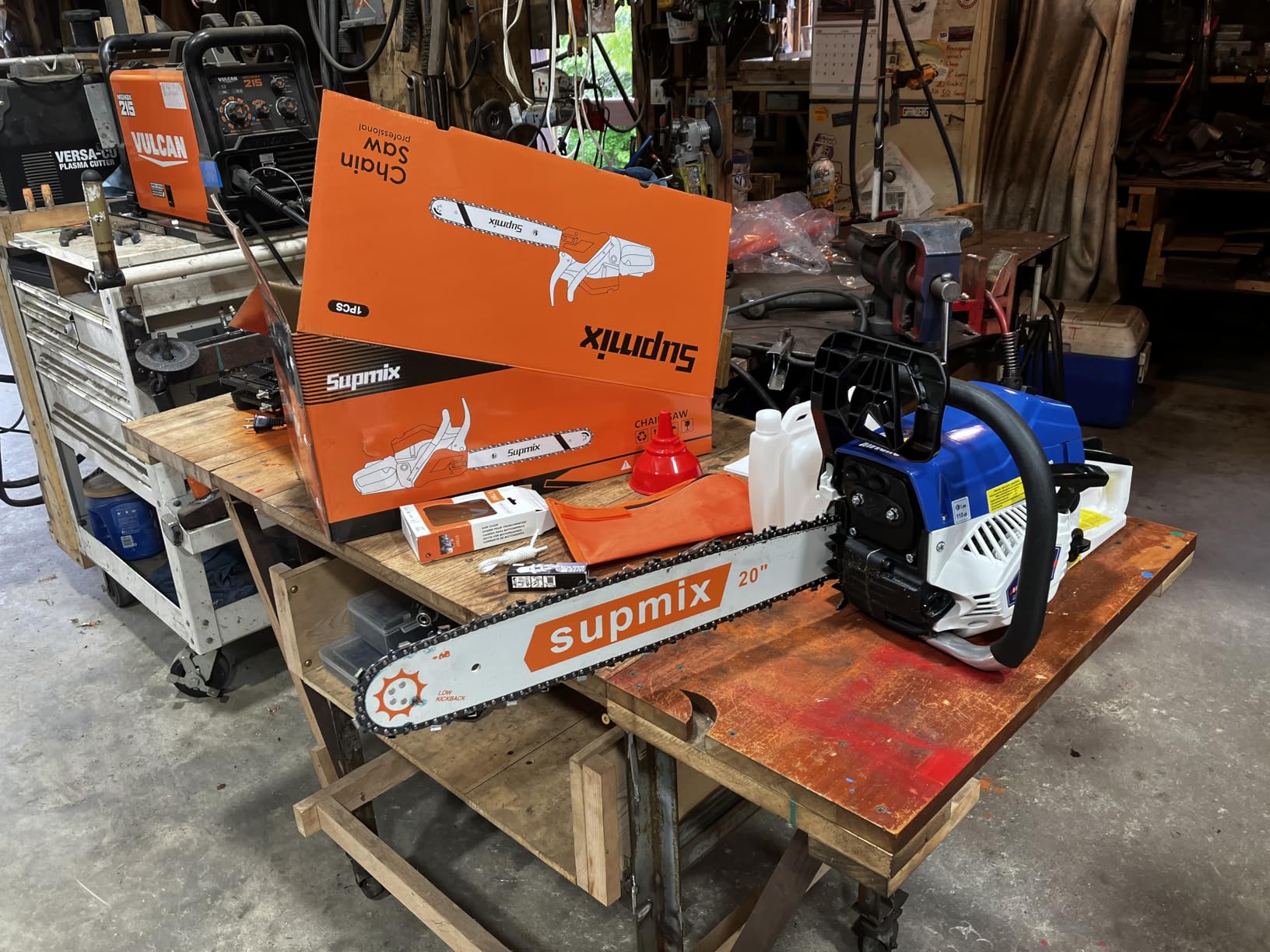 SUPMIXTOOLS 62cc Gas Chainsaw 20 Inch Gas Powered Chainsaws 2-Cycle Petrol customer photo 2