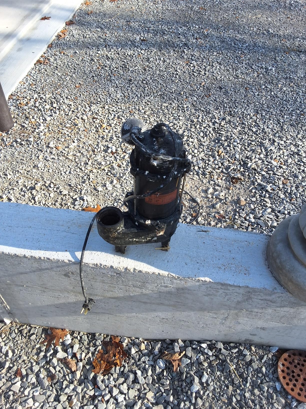 Acquaer 3/4 HP Submersible Sewage Pump 6400 GPH Cast Iron Effluent Pump customer photo 2