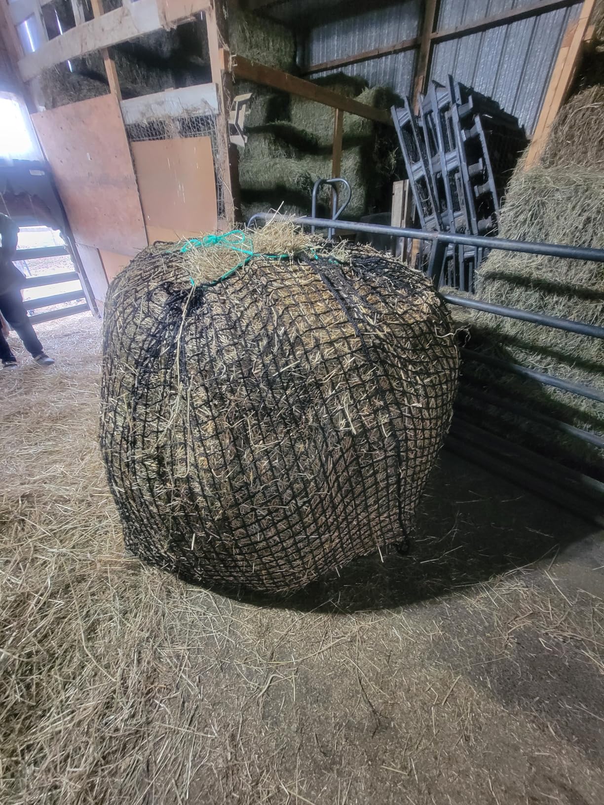 Round Bale Hay Net for Horses, 5x5 Feet Knotless Slow Feed Hay Net Feeder for Livestock, Heavy Gauge Large Hay Net customer photo 2