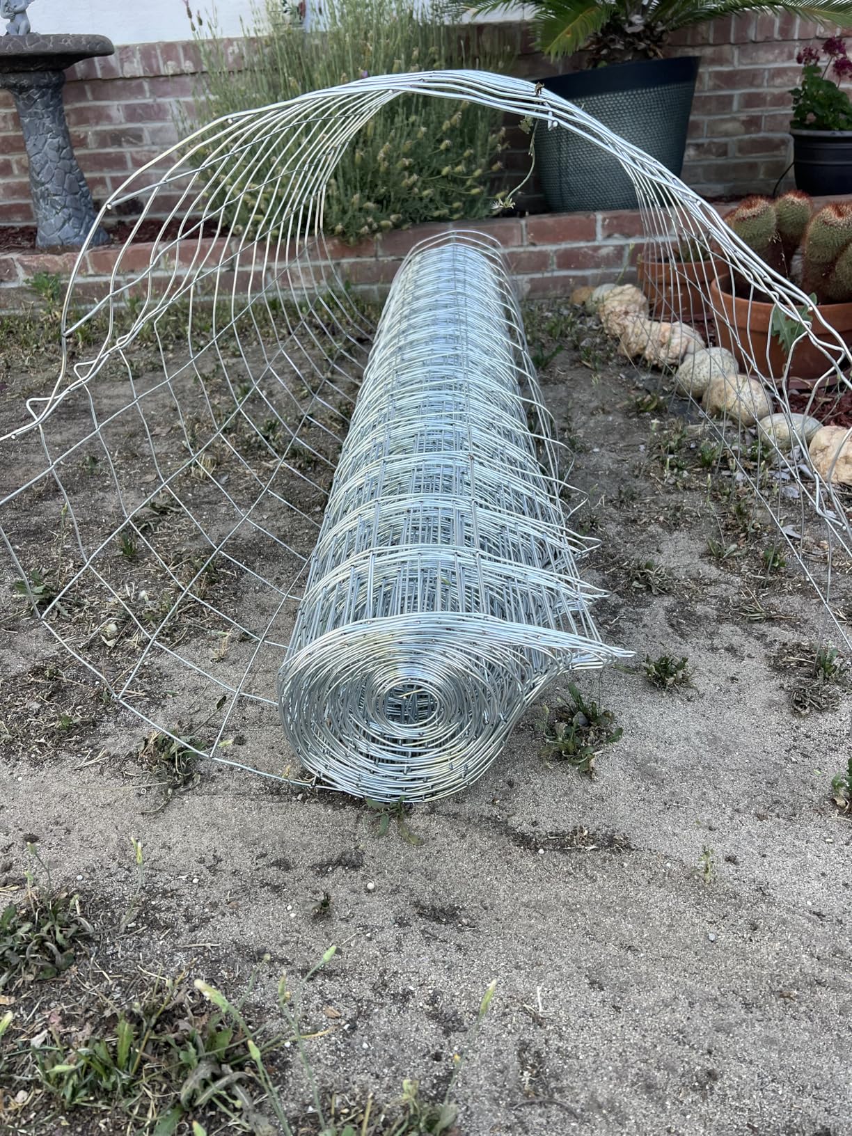 Fencer Wire Welded Wire Fence 12.5 Gauge, Galvanized Welded Fence Wire Roll, Mesh Size 4-Inch x 4-Inch, Hog Wire Fencing Cage, Multiple Use for Home Improvement & Animals Enclosure (5ft. x 50ft.) customer photo 1