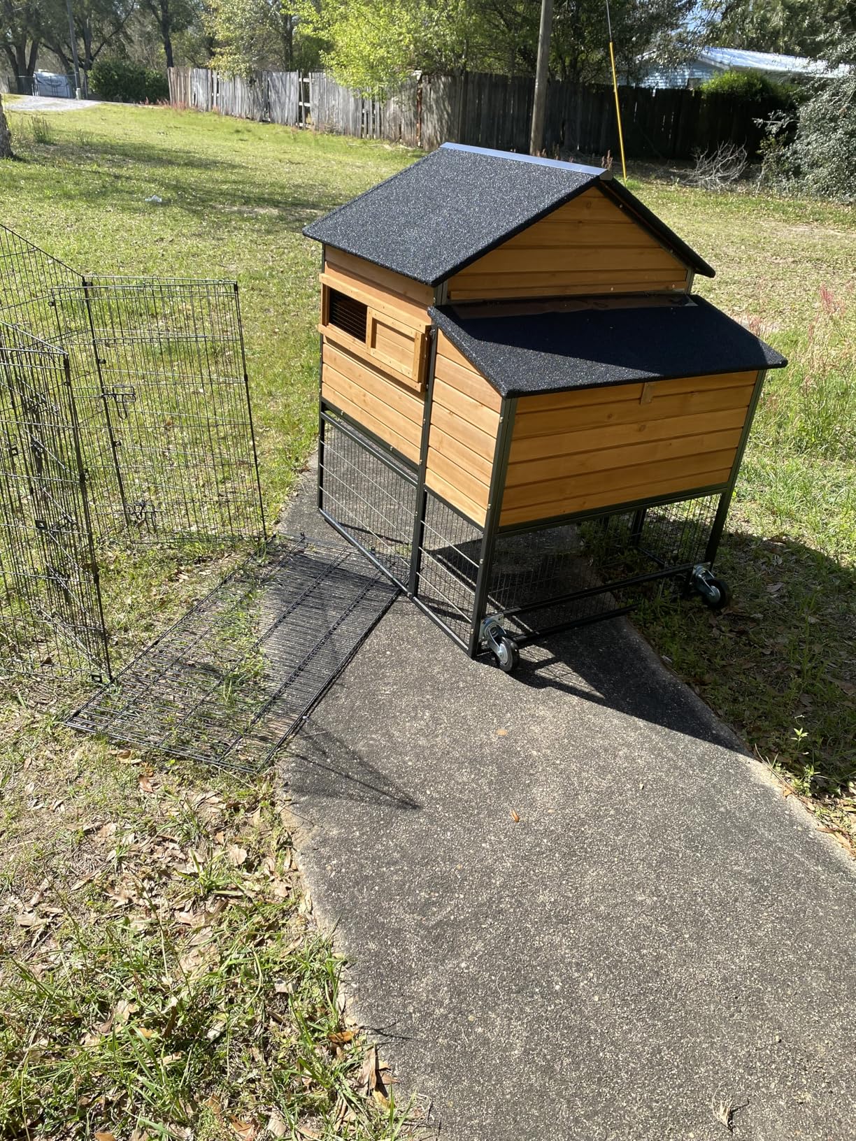 Large Chicken Coop with Run - Spacious 85