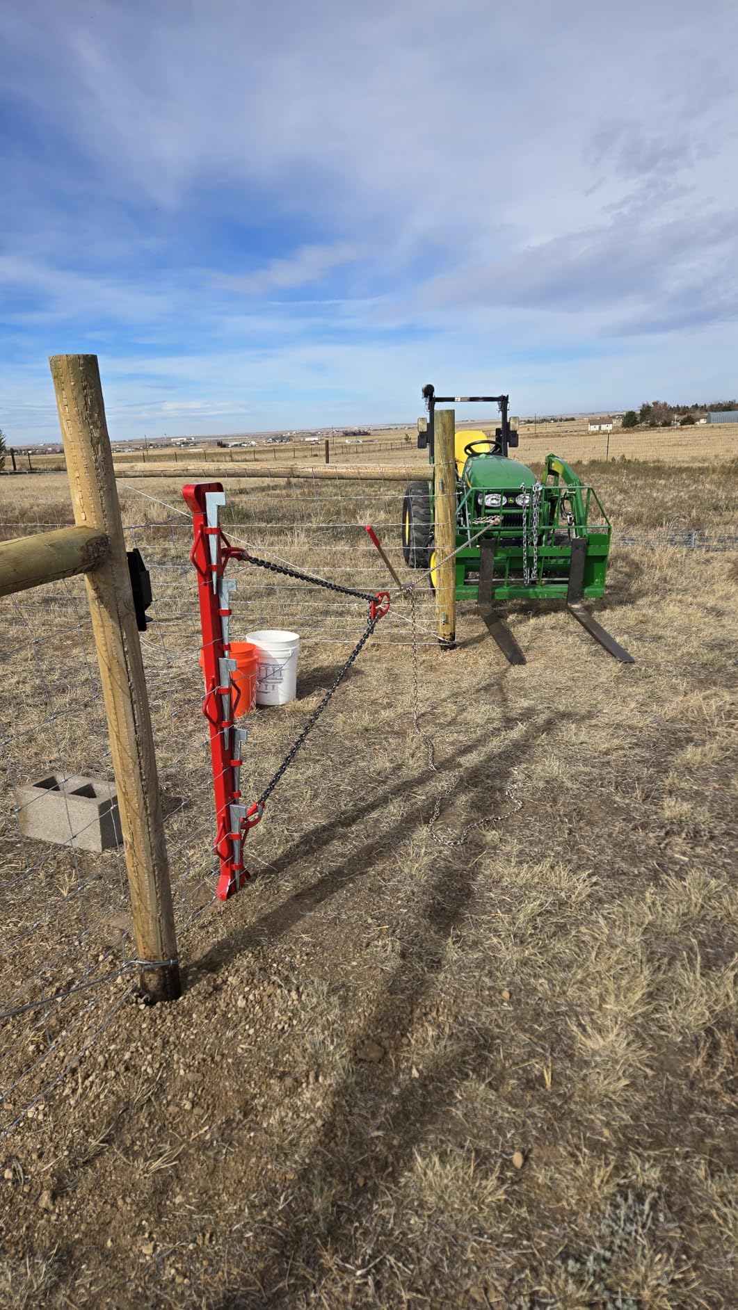 4ft Woven Wire Fence Stretcher Bar with 5 Wedges | Wire Stretcher Fence Suitable for Fixing Fences on Farms, Pastures, Garden Barriers (Red) customer photo 2