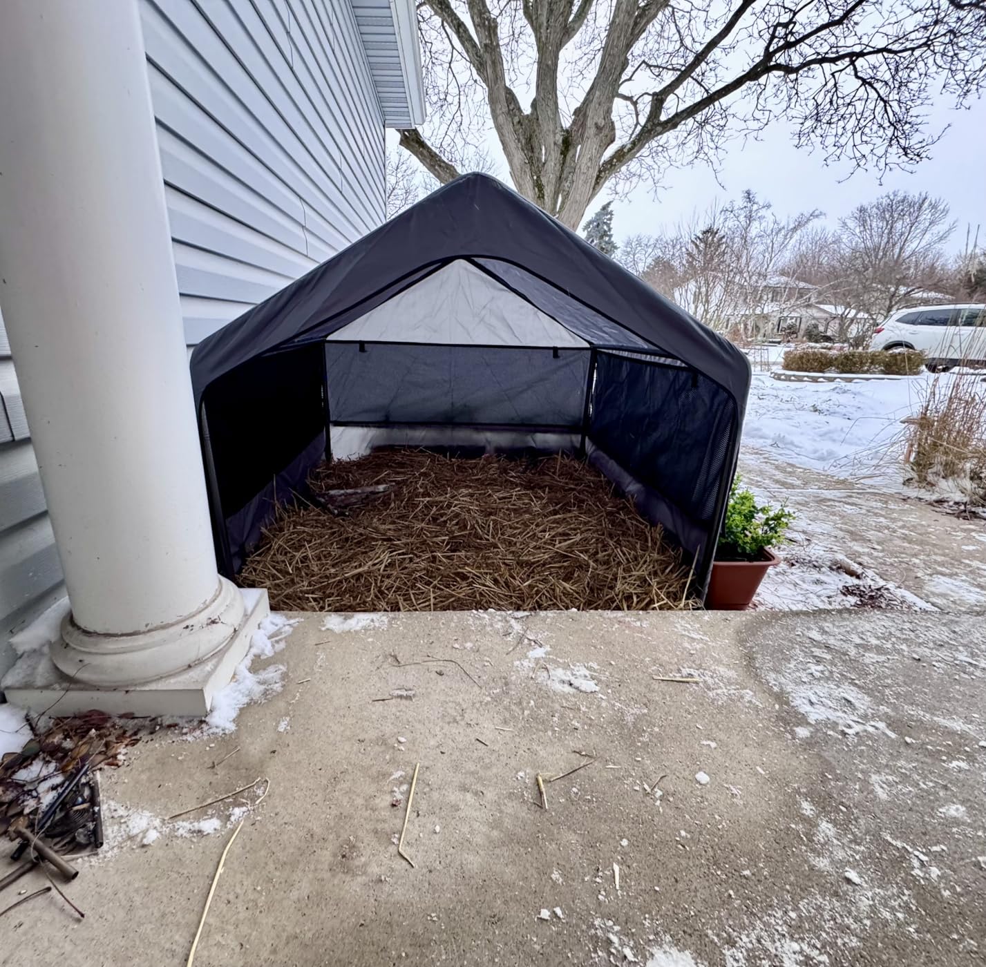 Summertrail Extra Large Dog House Outside, Dog Tent Outdoor, Big Dog Shade Shelter Doghouse Canopy with Three-Sided Breathable Mesh Windows 4'x 4'x 3.3' customer photo 2