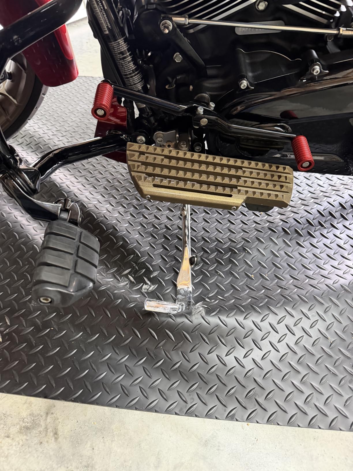 4x8FT Garage Floor Mat, 2.8mm Thickened Flooring Roll for Under Car, Golf Cart Parking Mat, Diamond Plate PVC Rubber Motorcycle Mat, Non-Slip Floor Protector for Garage Warehouse Trailer, Black customer photo 2
