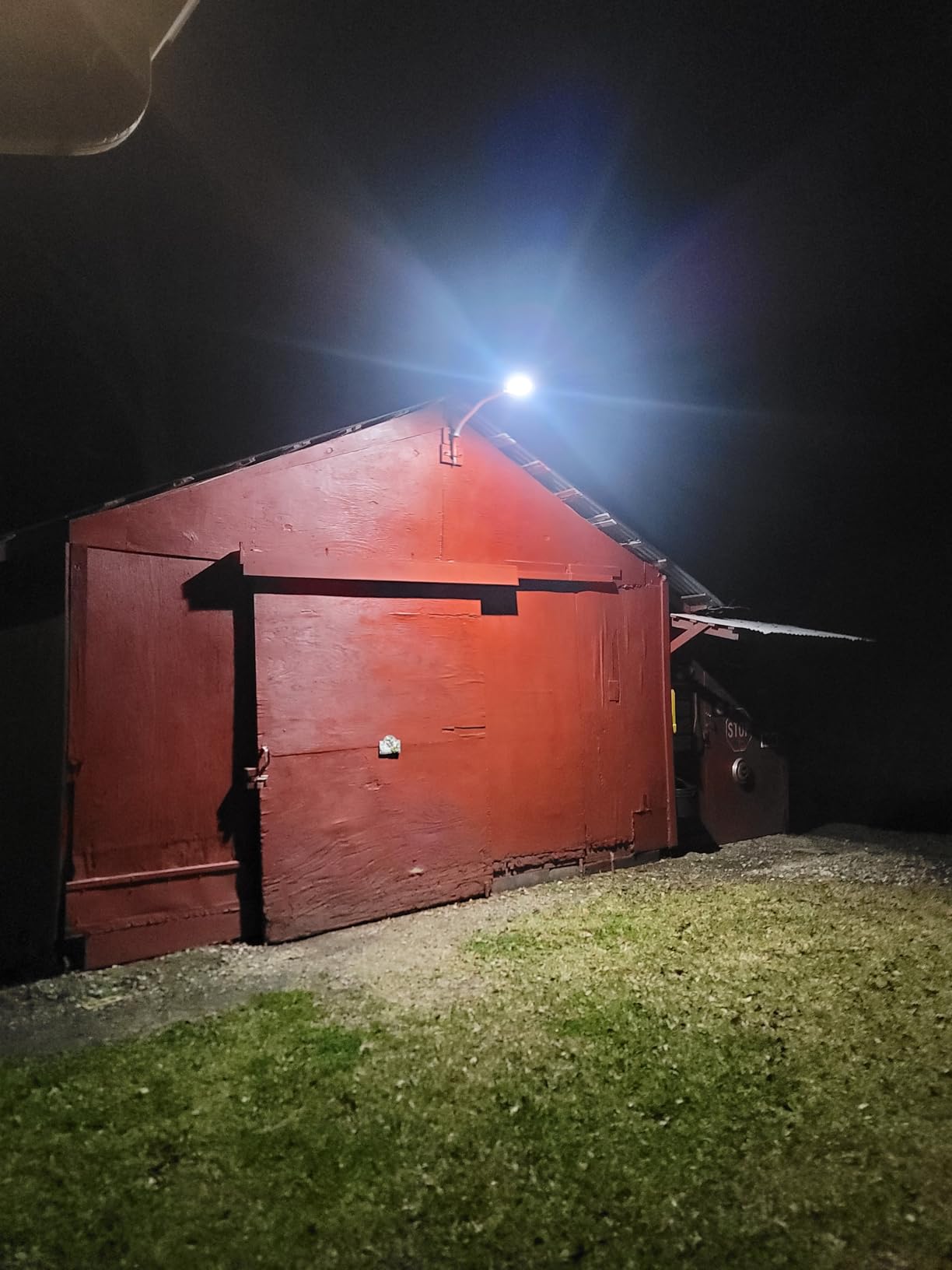 Olafus 170W LED Barn Light, Dusk to Dawn Outdoor Lighting with Photocell, 22000LM Brightness Area Street Outdoor Lights Fixture, IP65 Waterproof 6500K Daylight Exterior Security Flood Lights customer photo 2