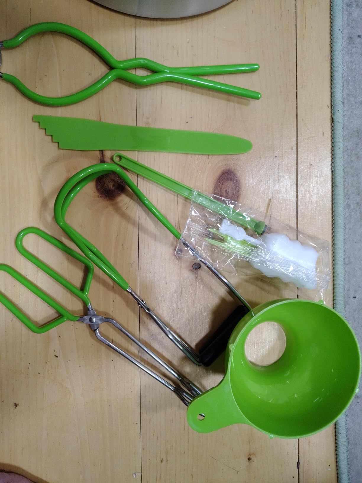 VEVOR Canning Supplies Starter Kit, 9 Pieces Stainless Steel Water Bath Canning Kit for Beginners, Canning Tools Set: Pot, Rack, Lid, Funnel, Tongs, Jar Lifter, Wrench, Magnetic Wand, Bubble Propper customer photo 2