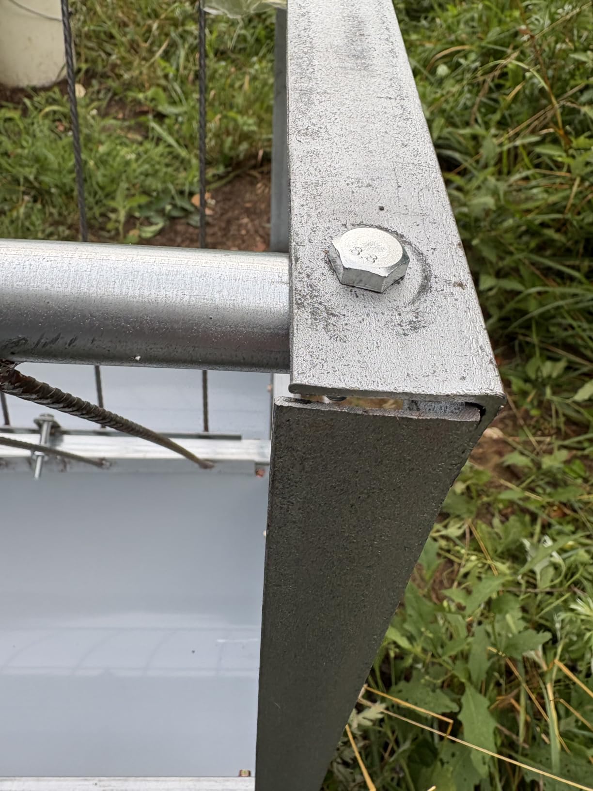 5 Ft Long Goat Hay Feeder, 96 Gallon Feeding Tray for Livestock Feeder, 2 in 1 Hay Feeder for Goats, Feeding Goats, Sheep and Ponies, for Farms, Sheep Sheds (Galvanized) customer photo 1