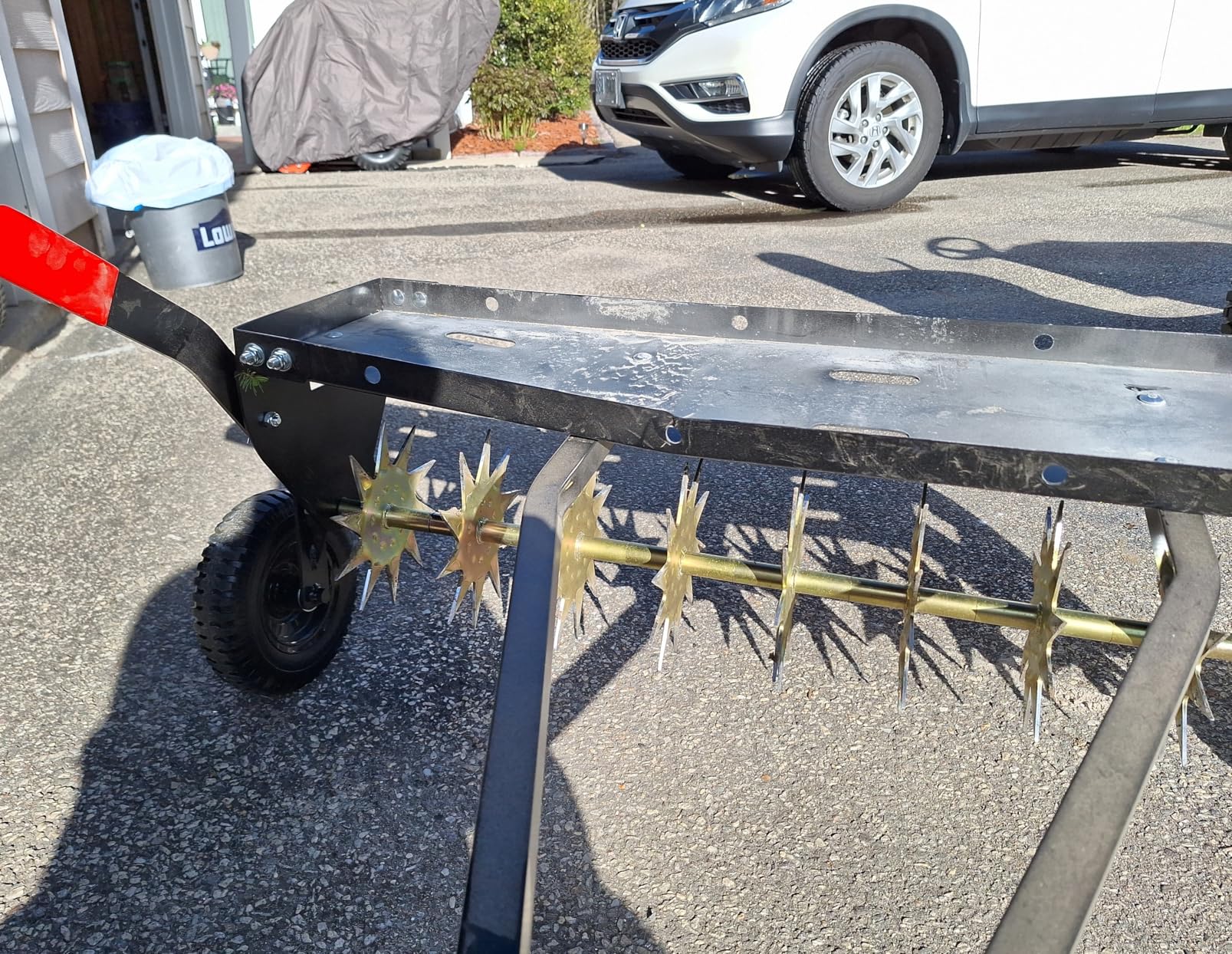 Seeutek 40Inch Tow Behind Spike Aerator - Heavy Duty Rolling Lawn Aerators | with 3D Steel Tines & Weight Tray, Gloves and Brick Straps, Extra-Wide Tow Bar Soil Penetrator Spikes for Lawn Garden Farm customer photo 1
