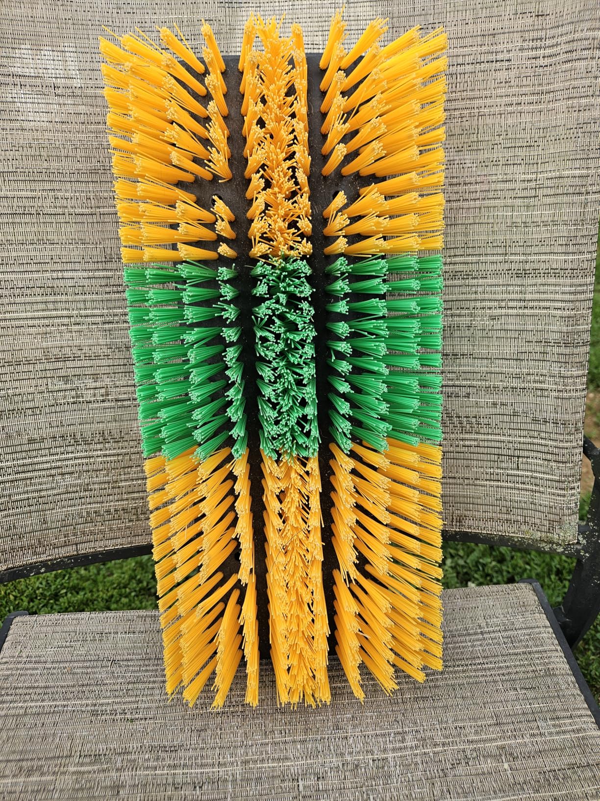 Livestock Scratching Brush 2 Pack for Cattle, Horses and Goats, Bendable Cow Scratcher, Goat Scratching Post and Horse Scratcher with Durable Nylon Bristles and 8 Stainless Steel Screws customer photo 2