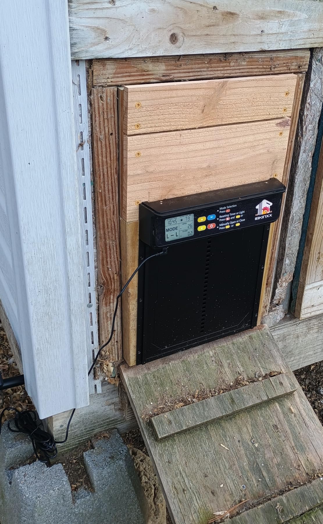 Automatic Chicken Coop Door Solar Powered, 4 Modes Automatic Chicken Door Solar, Anti-Pinch & Weather Proof Coop Door with Remote Control customer photo 2
