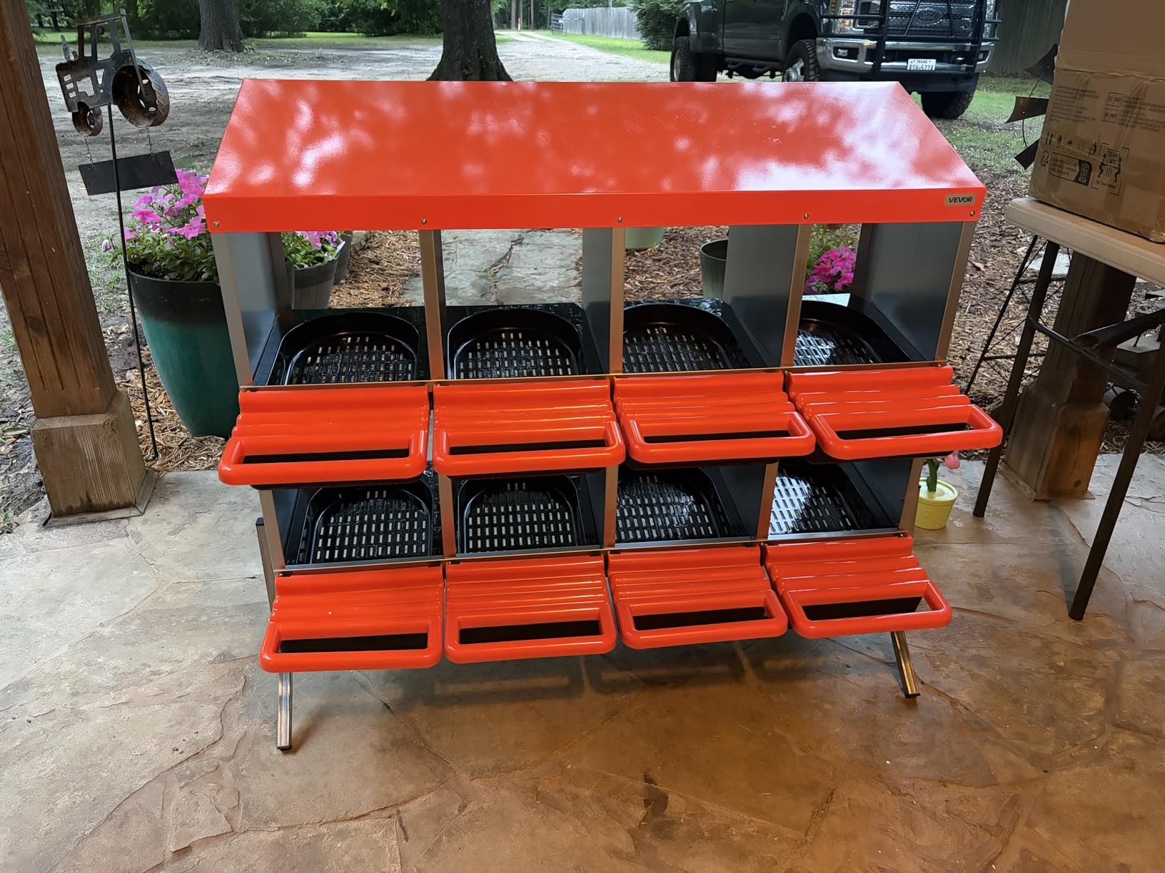 VEVOR Chicken Nesting Boxes, 6 Compartments, with Support Legs, Easy Egg Collection, Galvanized Steel and High-Strength Plastic, Roll Away Nesting Boxes for Chickens and Hens Laying Eggs, Orange customer photo 2