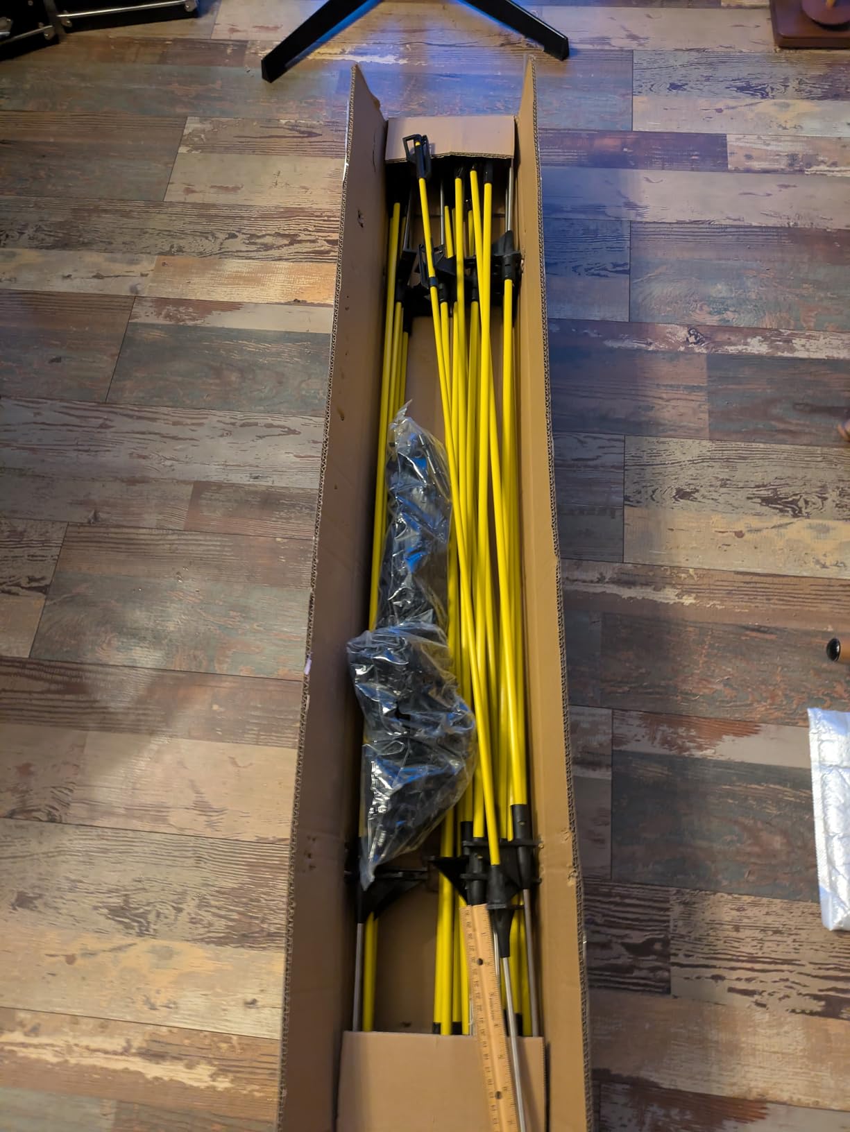 48 Inches Electric Fence Fiberglass Posts, 50 Pack Step in Electric Fence Post, Temporary Portable Fence Stakes for Livestock, Big Insulator, Yellow customer photo 1