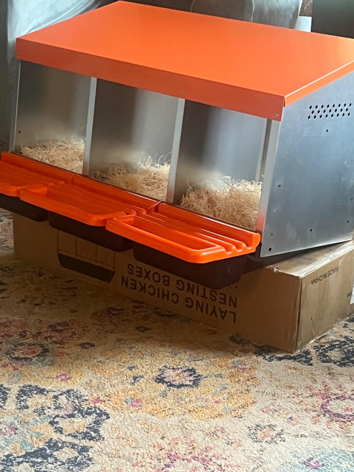 Chicken Nesting Boxes, Metal Roll Away Nest Box for Chickens Laying Egg with Lid Cover to Protect Eggs (6 Holes Orange) customer photo 1