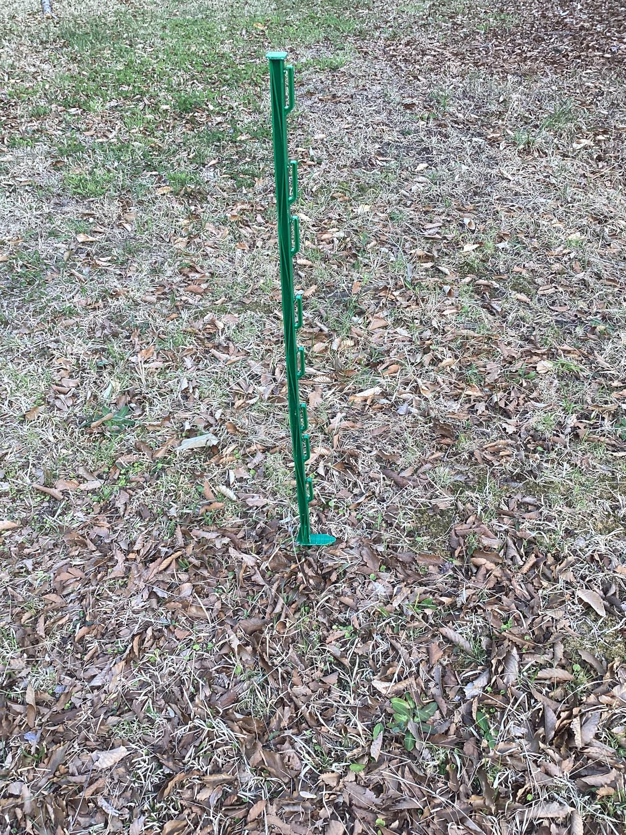 25Pack, 48 Inch Heavy Duty Electrical Fence Post - UV Resistant Plastic Fence Posts for Livestock, Garden & Pasture, Easy Installation No Dig (White) customer photo 2