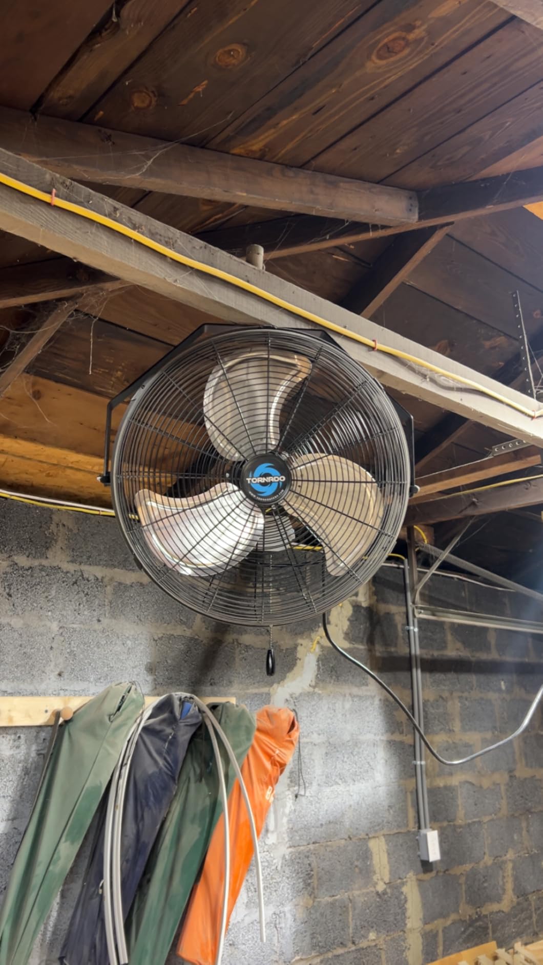 Tornado 20 Inch High Velocity Industrial Wall Fan, 4750 CFM, 3-Speed, 6-FT Power Cord, UL Safety Listed for Industrial, Commercial, and Residential Use, Black customer photo 1