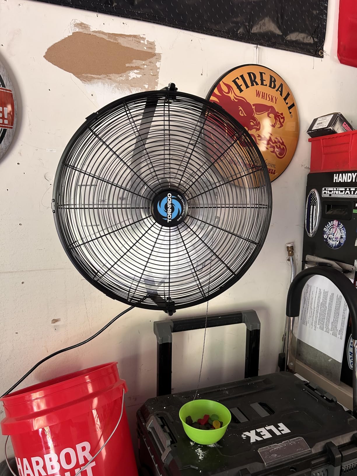 Tornado 20 Inch High Velocity Industrial Wall Fan, 4750 CFM, 3-Speed, 6-FT Power Cord, UL Safety Listed for Industrial, Commercial, and Residential Use, Black customer photo 2