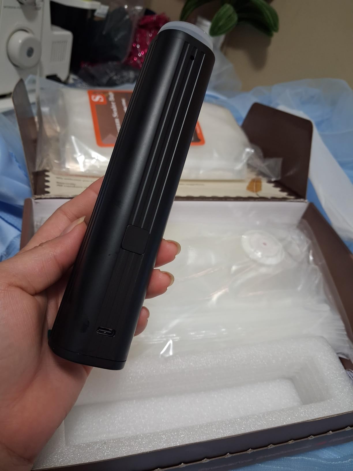 Elxis Vacuum Sealer, Portable handheld Vacuum Sealer + 30 Reusable Vacuum Bags, Portable Food Sealer, With LED pressure display, 2-Speed Pressure Control (60/80 Kpa) customer photo 2