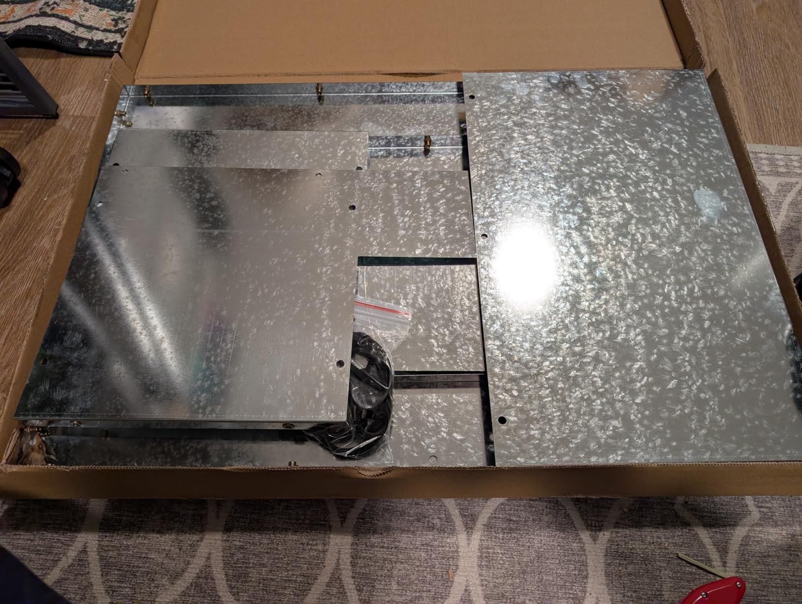 Extra-Large Galvanized Metal Rabbit Breeding Box 24 x 16 x 10 Inch, Guinea Pigs Breeding House with Semi-Enclosed Partition, Durable Small Animal Hideout Burrow for Rabbits and Guinea Pigs customer photo 2