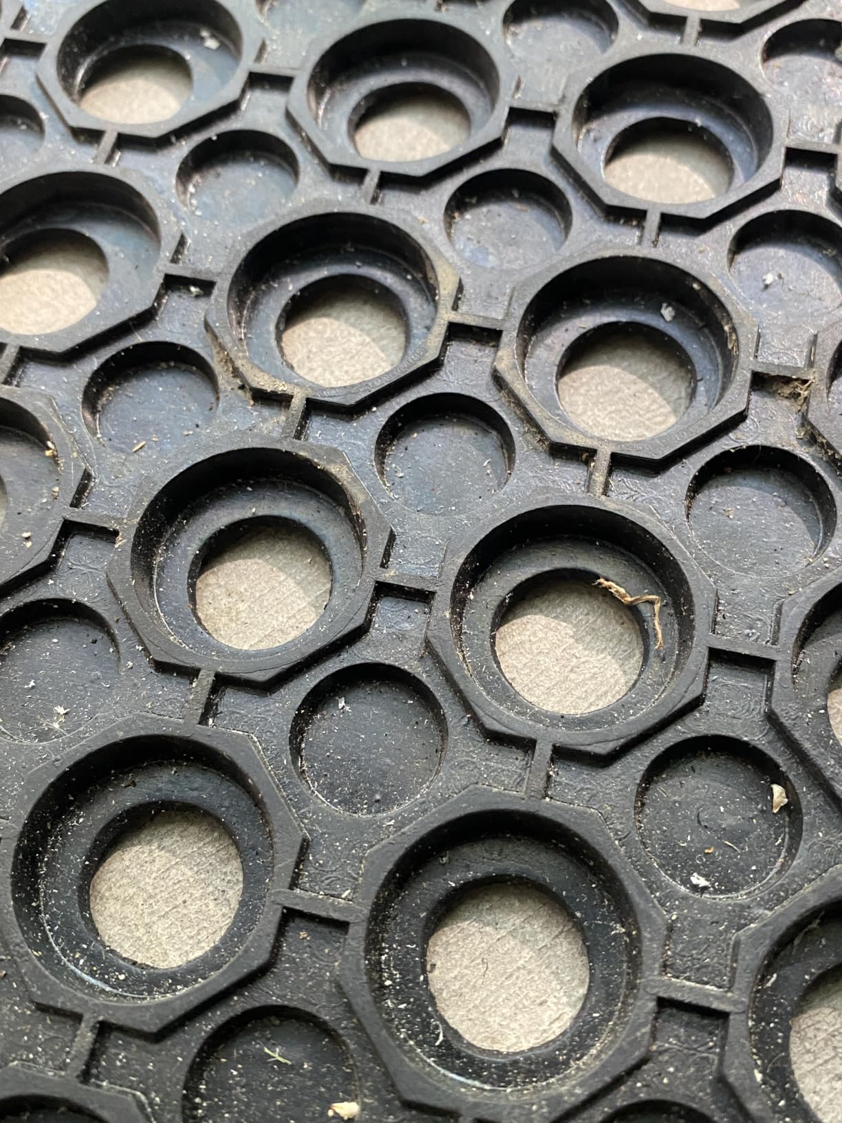 10mm Extra Thick 36 x 60 Heavy Duty Non-Slip Outdoor Rubber Door Mat with Drainage Holes customer photo 2