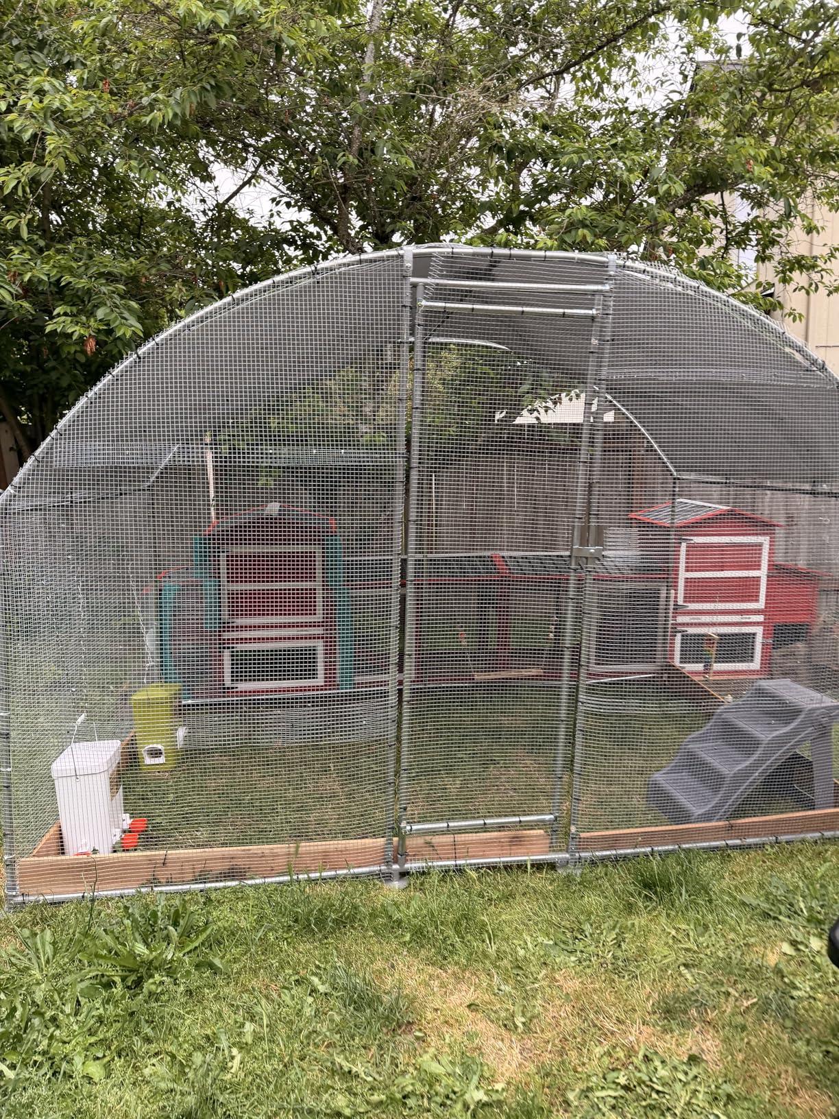 Mobile Chicken Coop with Wheels for 4-6 Chickens, Large Outdoor Hen House with Run, Weatherproof Roof, Sectionable Nesting Box, Pull-Out Tray, 83.3